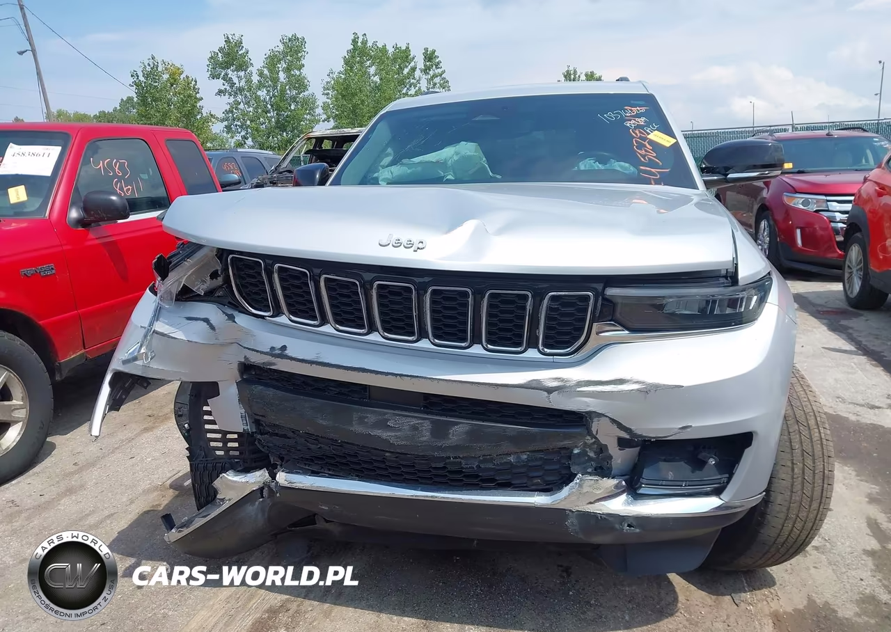 2023 Jeep Grand Cherokee L Limited 4X4 VIN:1C4RJKBG2P8829819 - 13