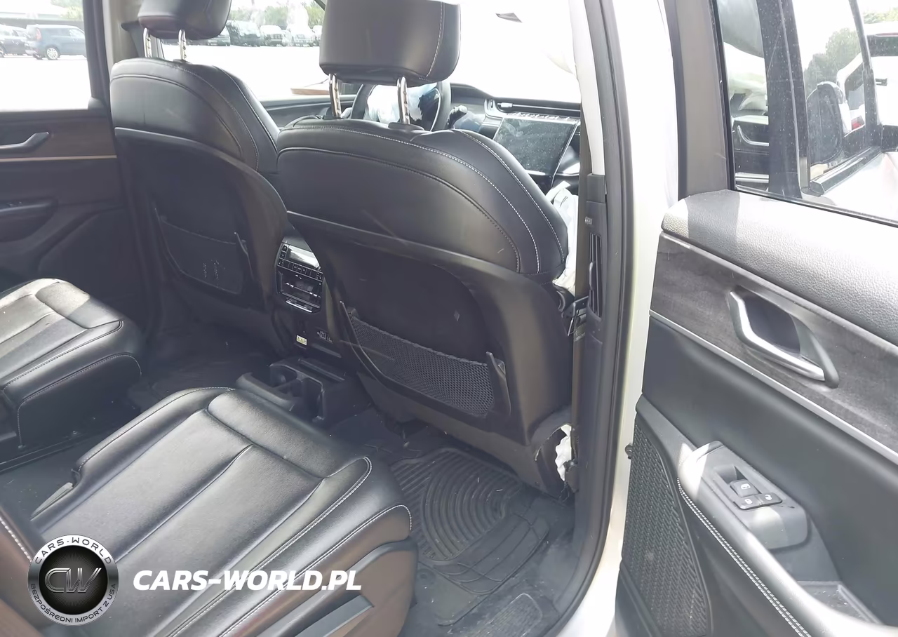2023 Jeep Grand Cherokee L Limited 4X4 VIN:1C4RJKBG2P8829819 - 8