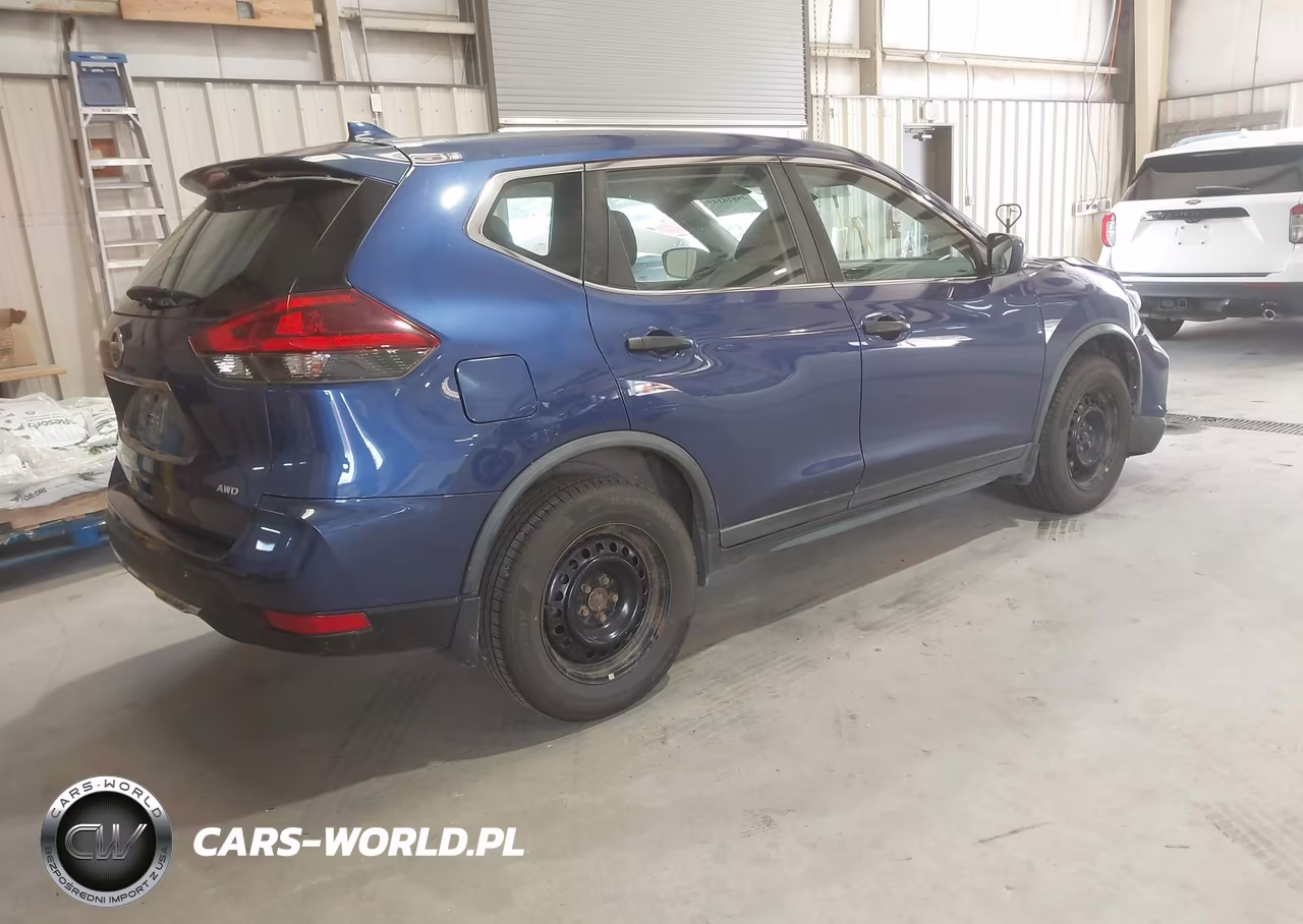 2018 Nissan Rogue S VIN:KNMAT2MVXJP565846 - 4
