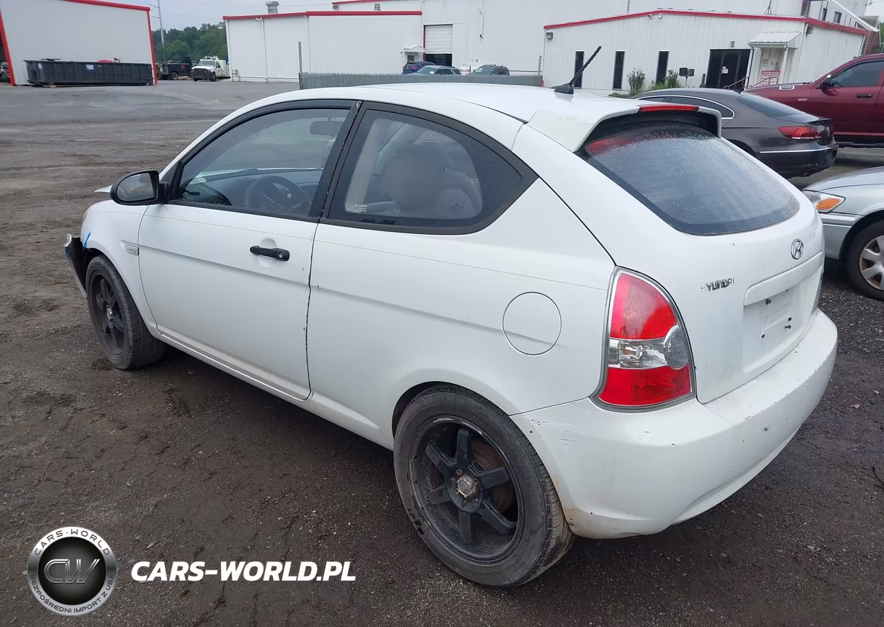 2007 Hyundai Accent Gs VIN:KMHCM36C87U046954 - 3