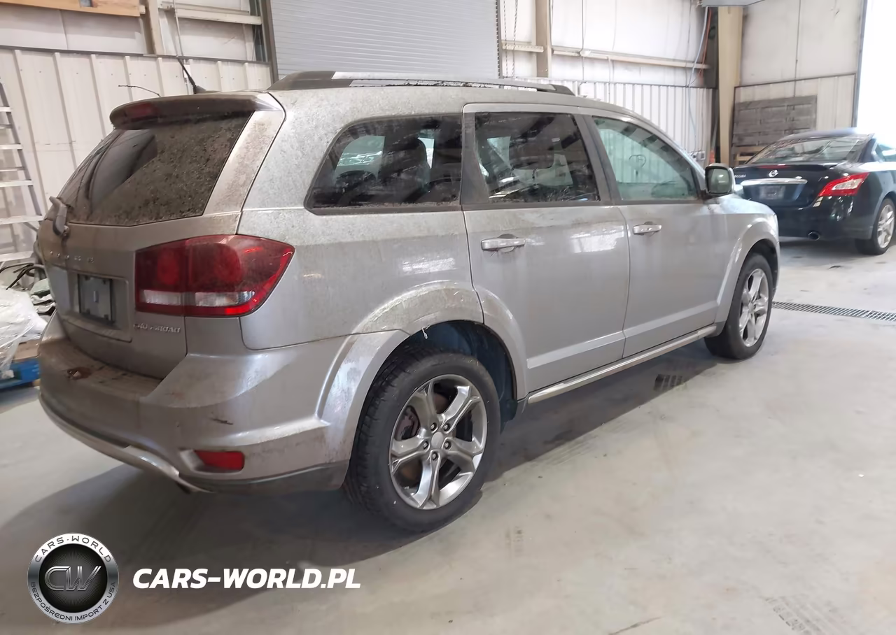 2016 Dodge Journey Crossroad Plus VIN:3C4PDCGB4GT143624 - 4