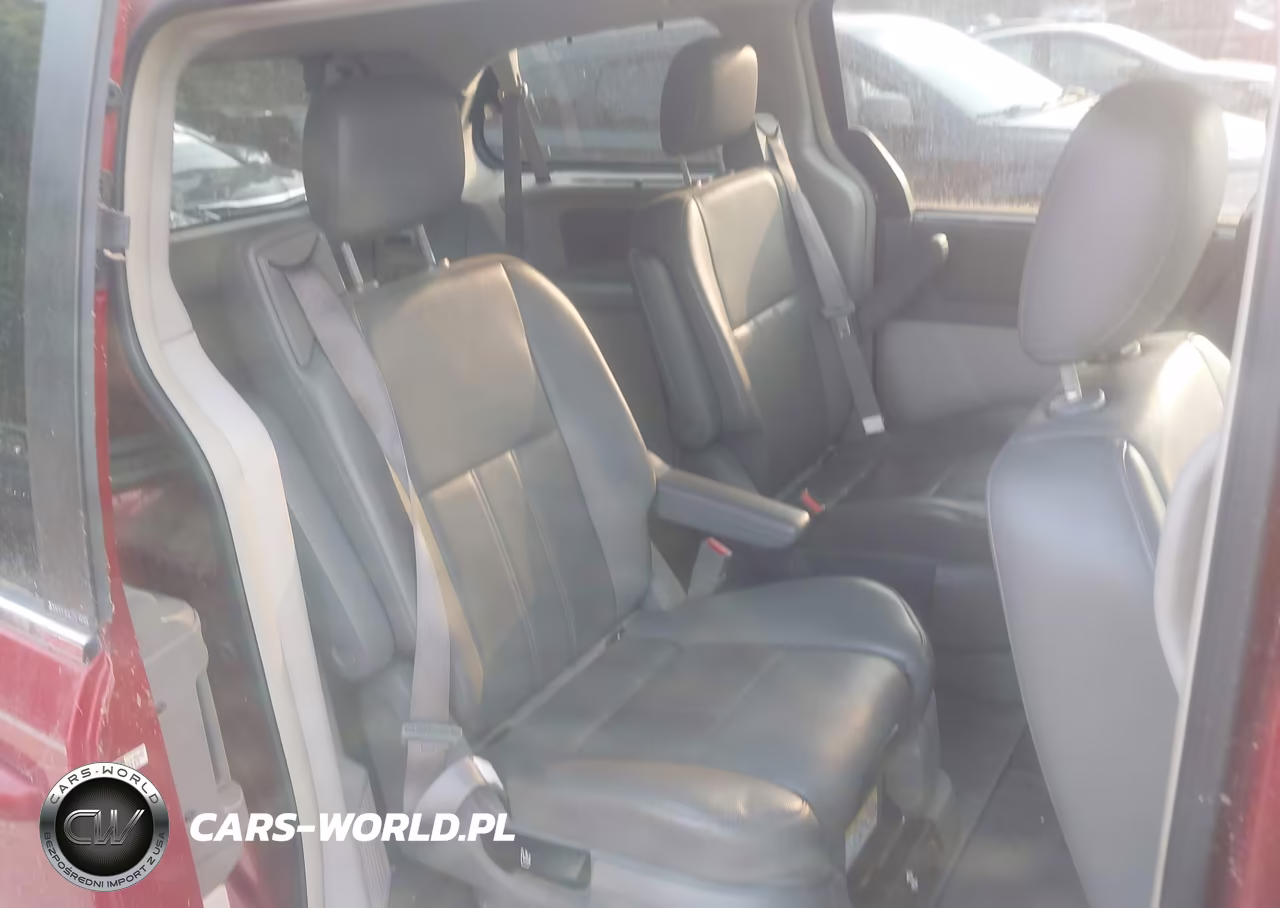 2010 Chrysler Town & Country Touring VIN:2A4RR5D11AR187716 - 8
