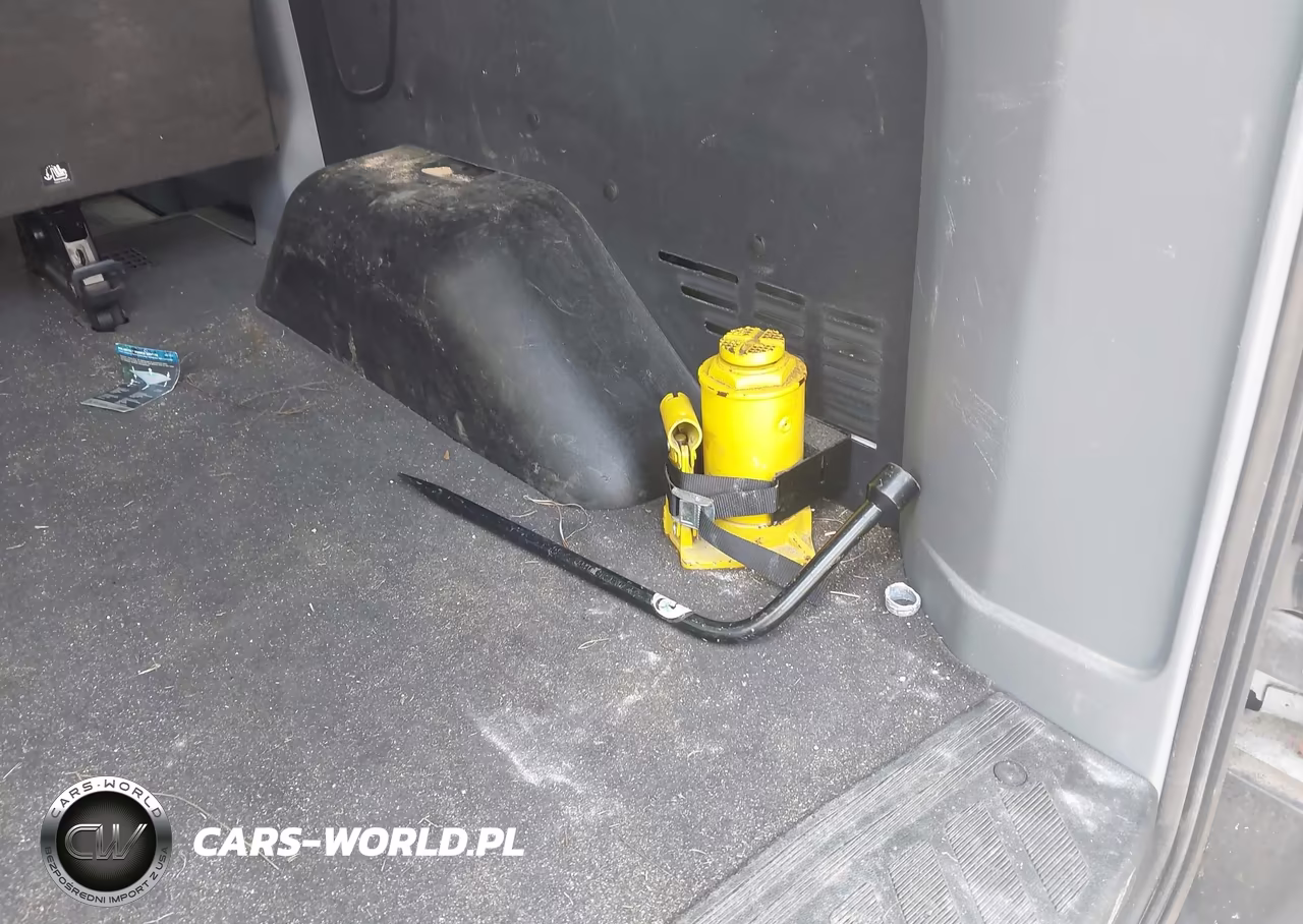 2018 Ford Transit-150 Xl VIN:1FMZK1ZM0JKB42511 - 12