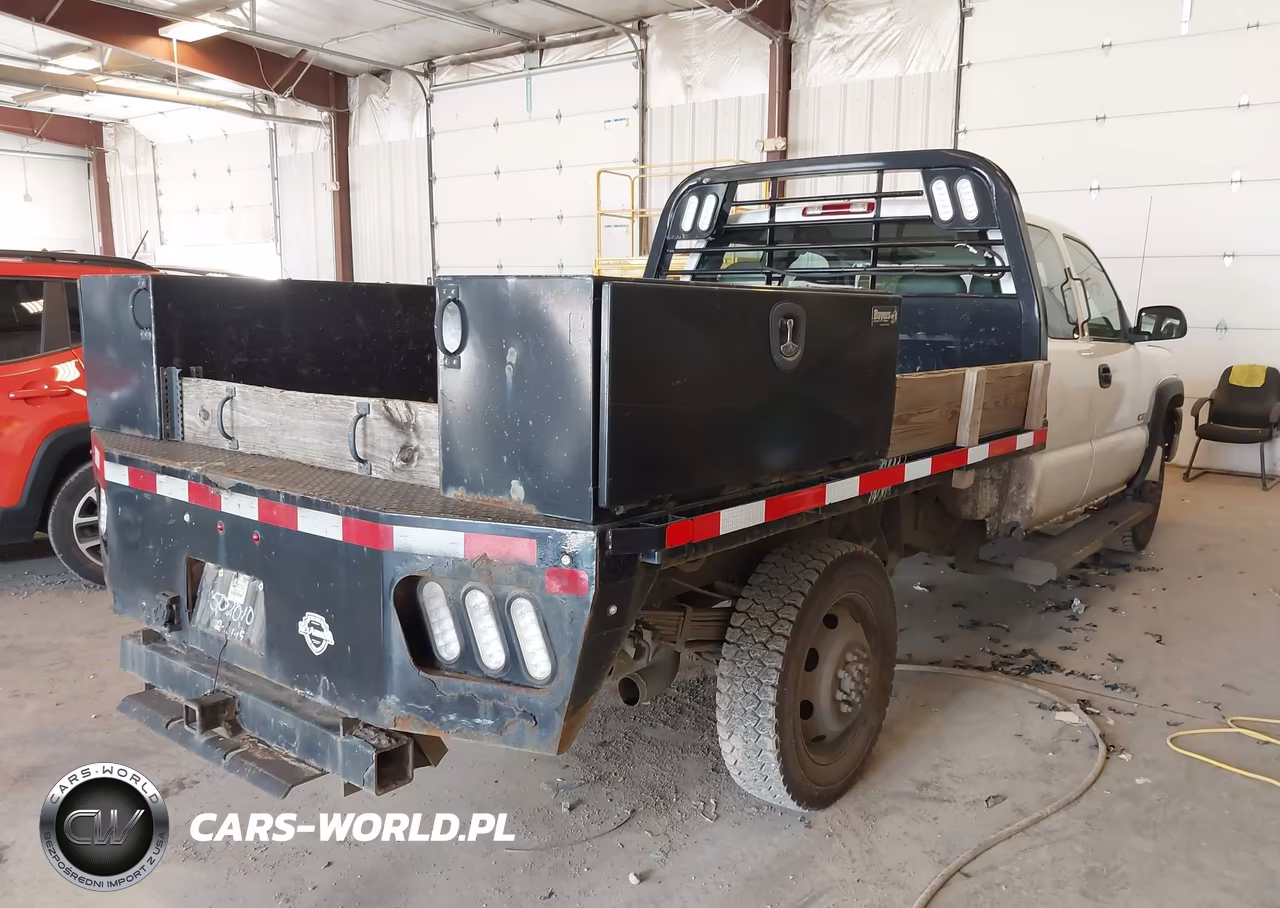 2006 Chevrolet Silverado 3500 Work Truck VIN:1GCHK39U46E129553 - 4