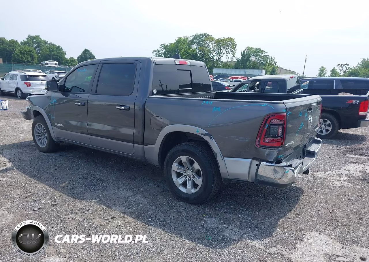 2019 Ram 1500 Laramie 4X4 5'7 Box VIN:1C6SRFJT7KN632193 - 3