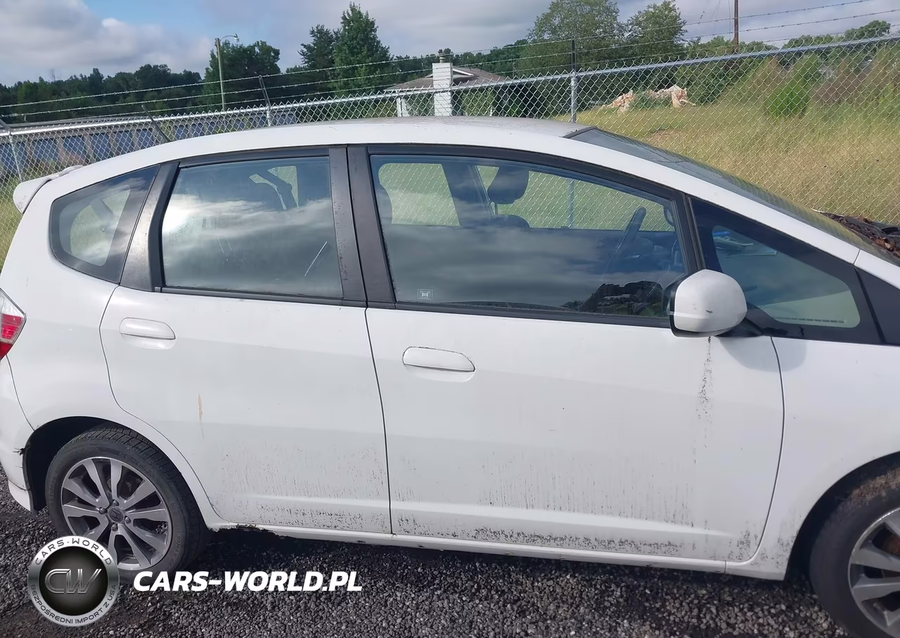 2012 Honda Fit Sport VIN:JHMGE8G55CC021542 - 13