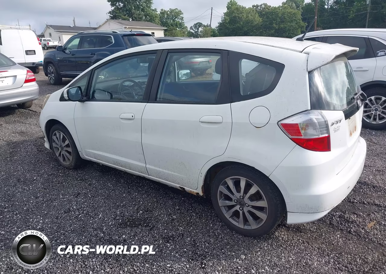 2012 Honda Fit Sport VIN:JHMGE8G55CC021542 - 3
