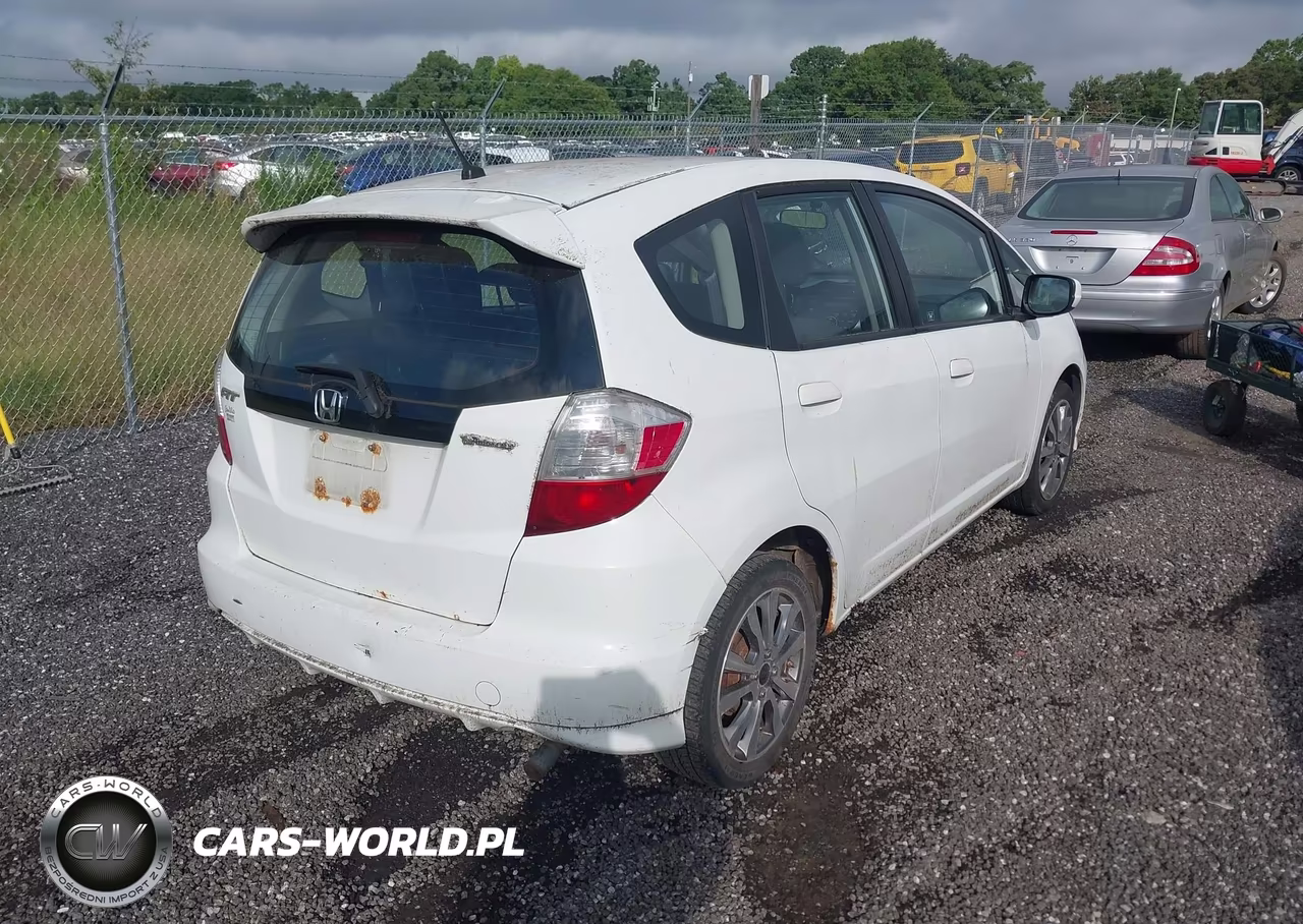 2012 Honda Fit Sport VIN:JHMGE8G55CC021542 - 4
