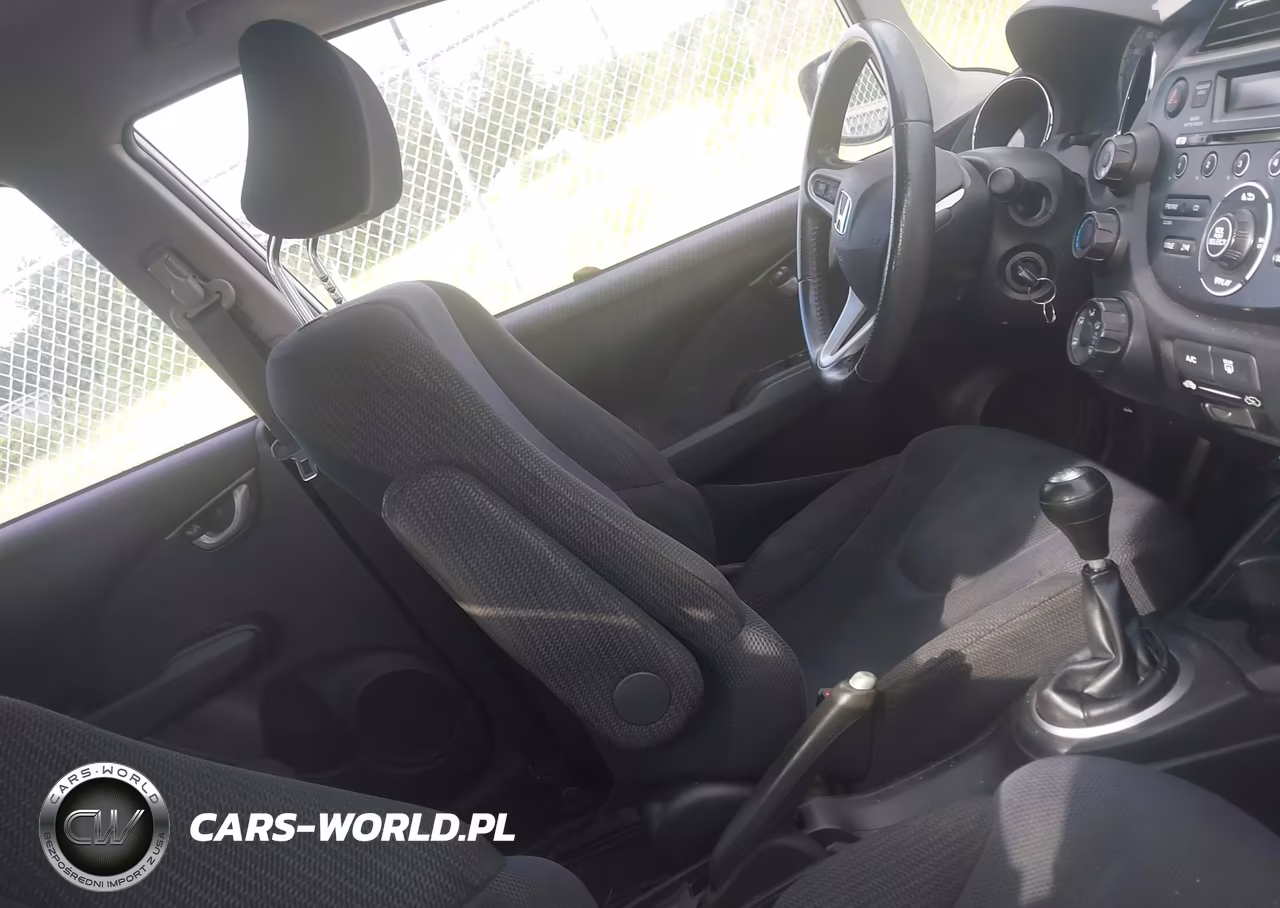 2012 Honda Fit Sport VIN:JHMGE8G55CC021542 - 5