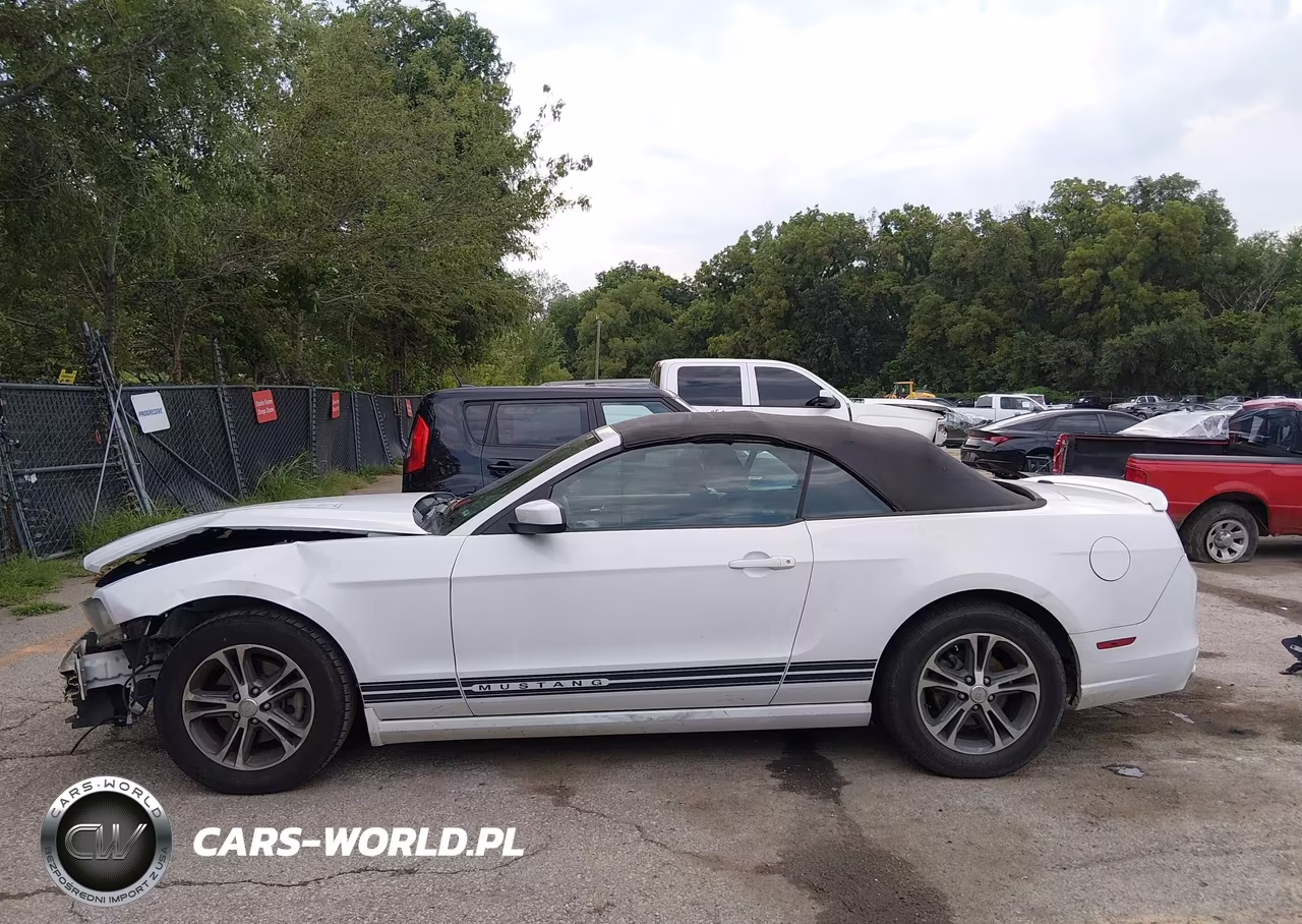 2014 Ford Mustang V6 Premium VIN:1ZVBP8EM0E5292657 - 15