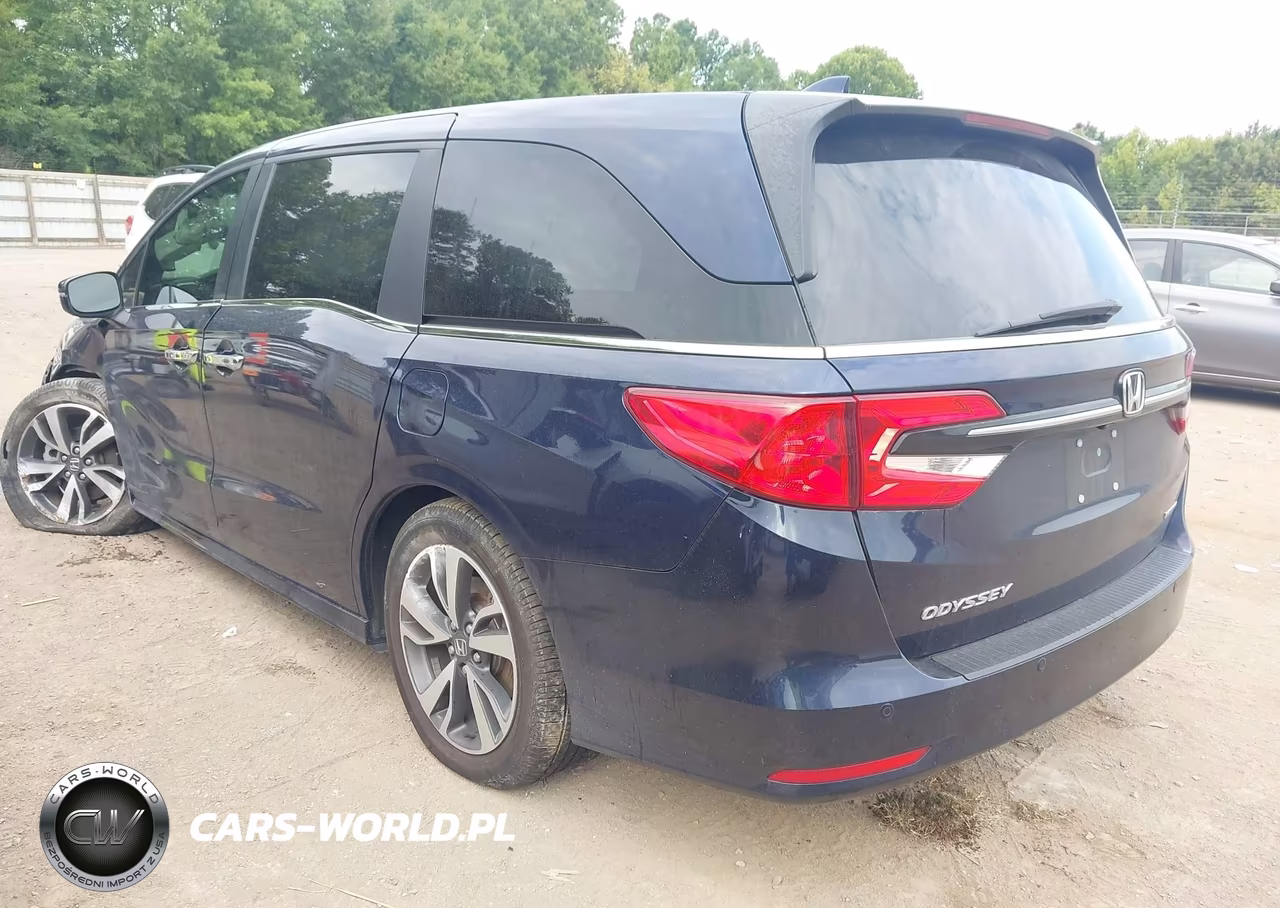 2023 Honda Odyssey Touring VIN:5FNRL6H81PB064040 - 3