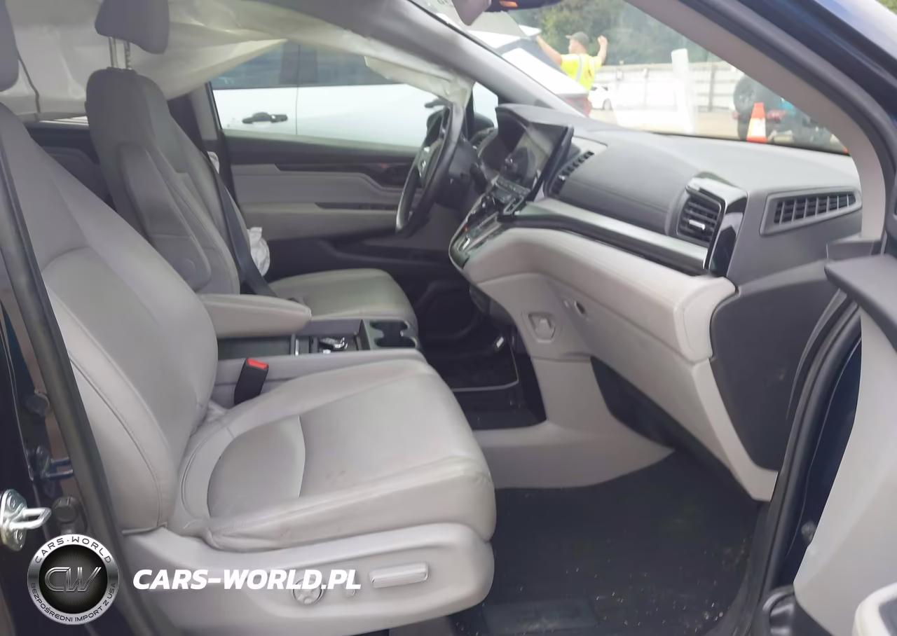 2023 Honda Odyssey Touring VIN:5FNRL6H81PB064040 - 5