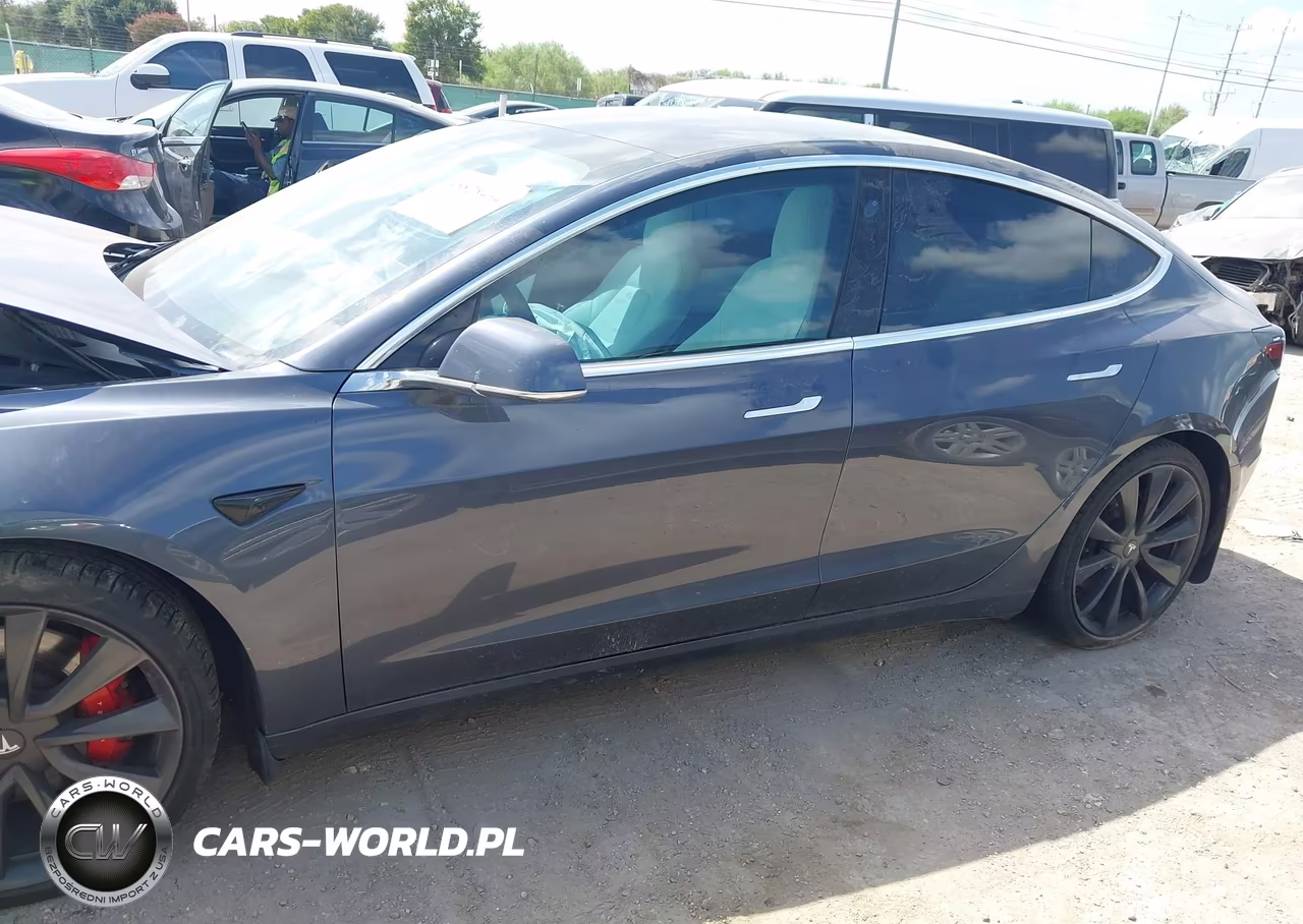 2020 Tesla Model 3 Performance Dual Motor All-Wheel Drive VIN:5YJ3E1EC0LF647818 - 14