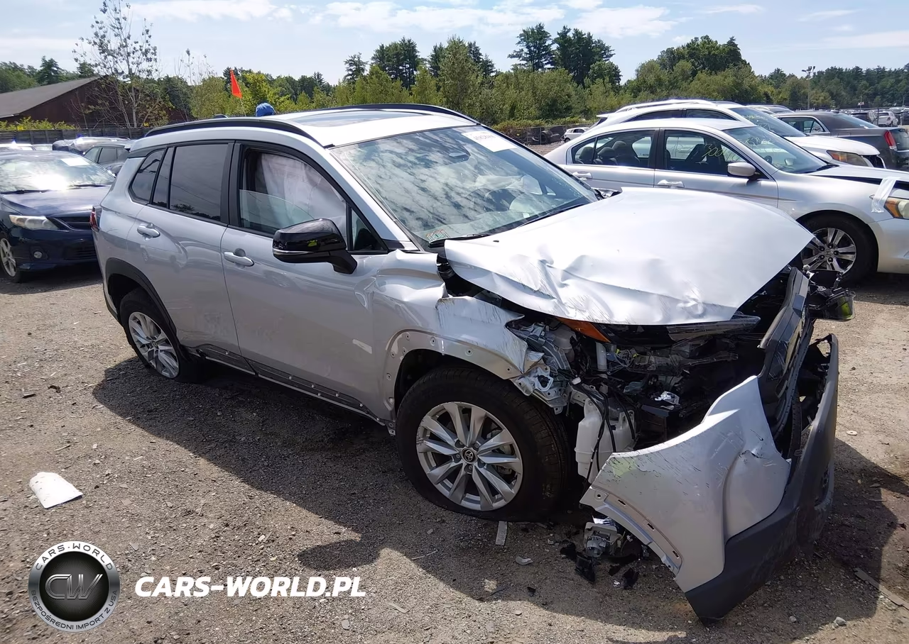 2026 Toyota Corolla Cross Le VIN:7MUBAABG2TV166422 - 1
