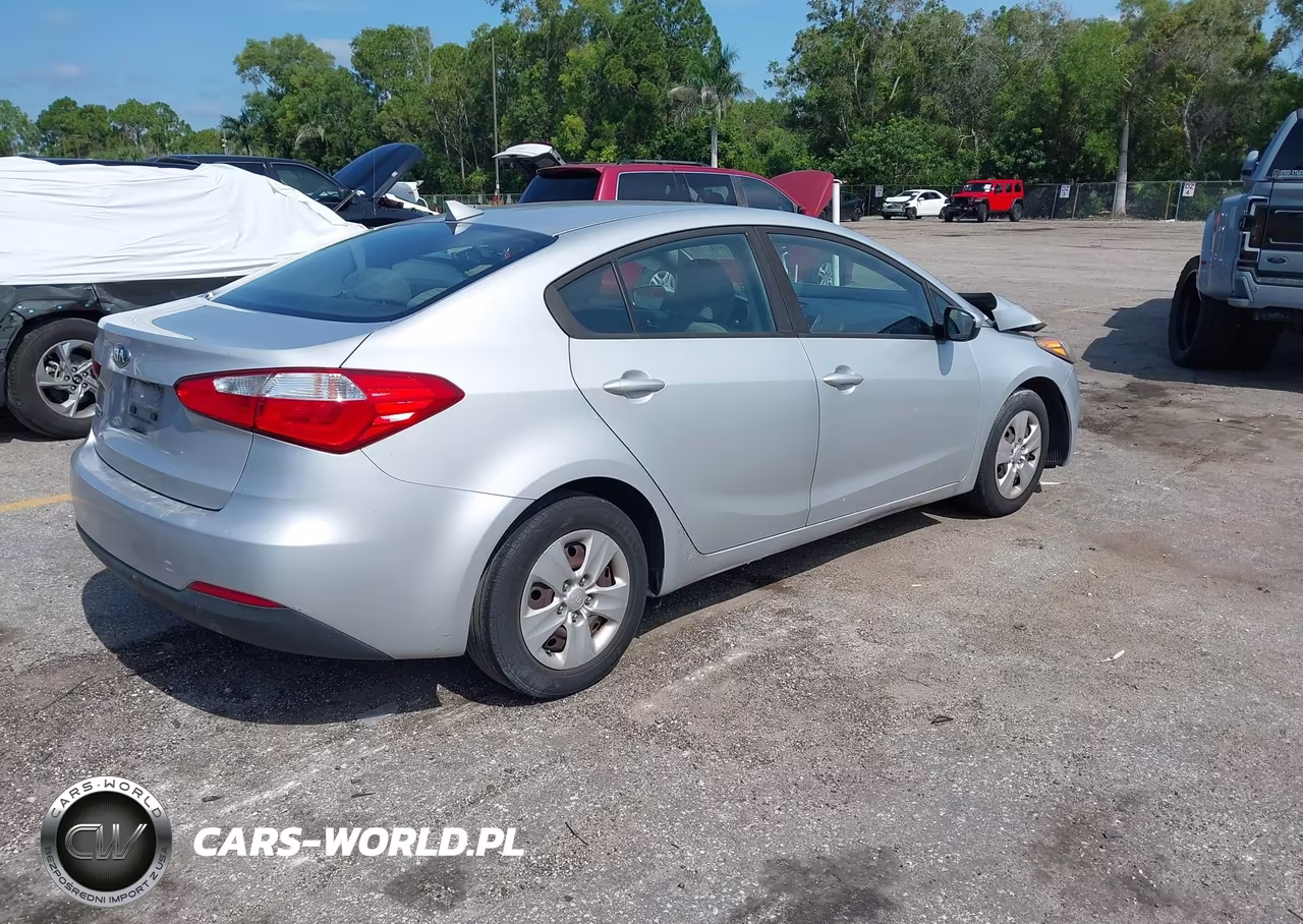 2016 Kia Forte Lx VIN:KNAFK4A64G5576053 - 4
