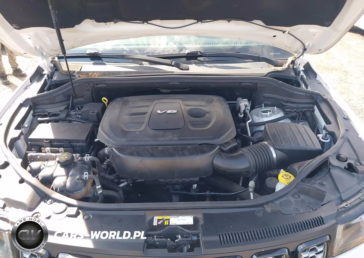 2019 Jeep Grand Cherokee Altitude 4X2 VIN:1C4RJEAGXKC614570 - 10