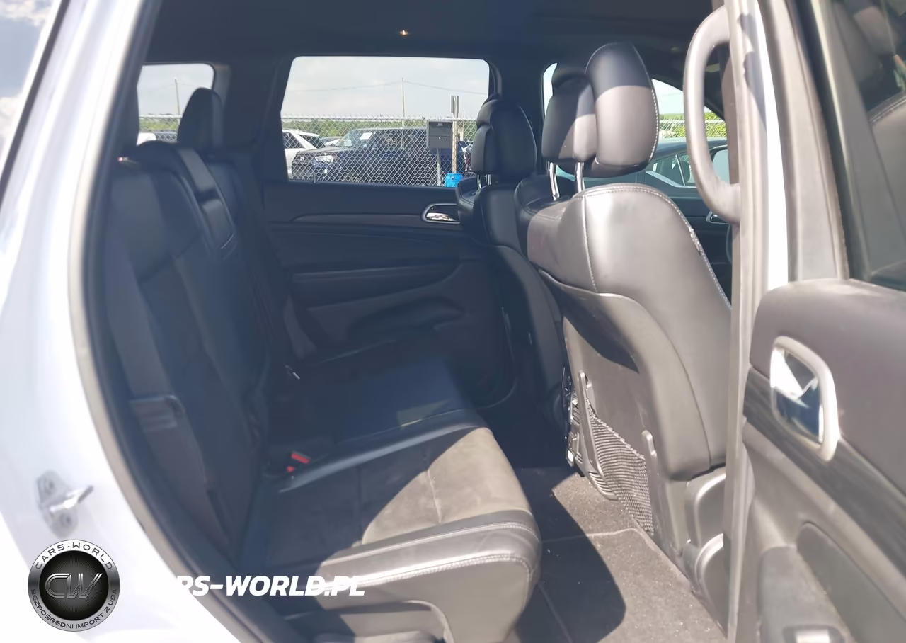 2019 Jeep Grand Cherokee Altitude 4X2 VIN:1C4RJEAGXKC614570 - 8