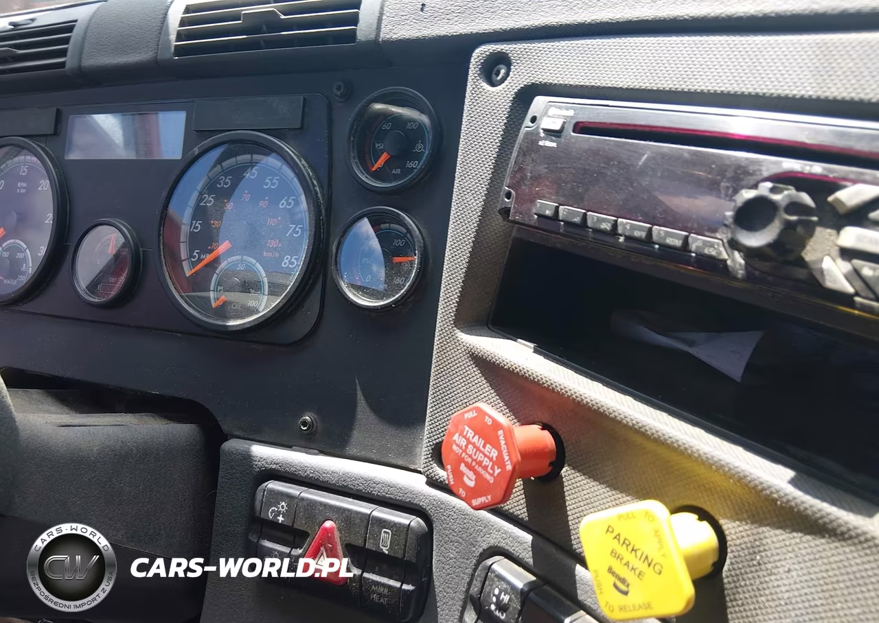 2017 Freightliner Cascadia 125 VIN:1FUJGLDR3HLHX2590 - 13