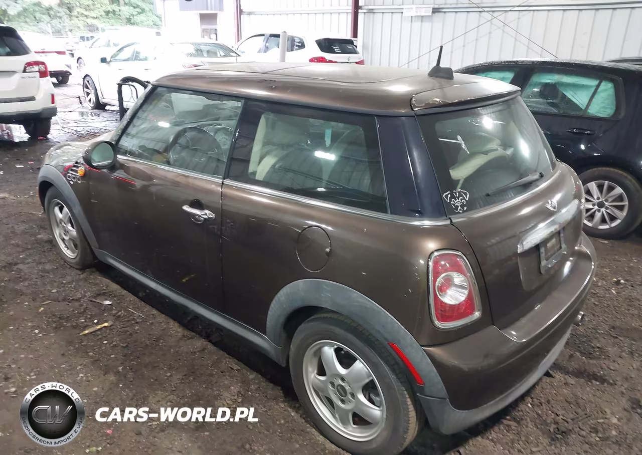 2011 Mini Cooper VIN:WMWSU3C51BTX96441 - 3