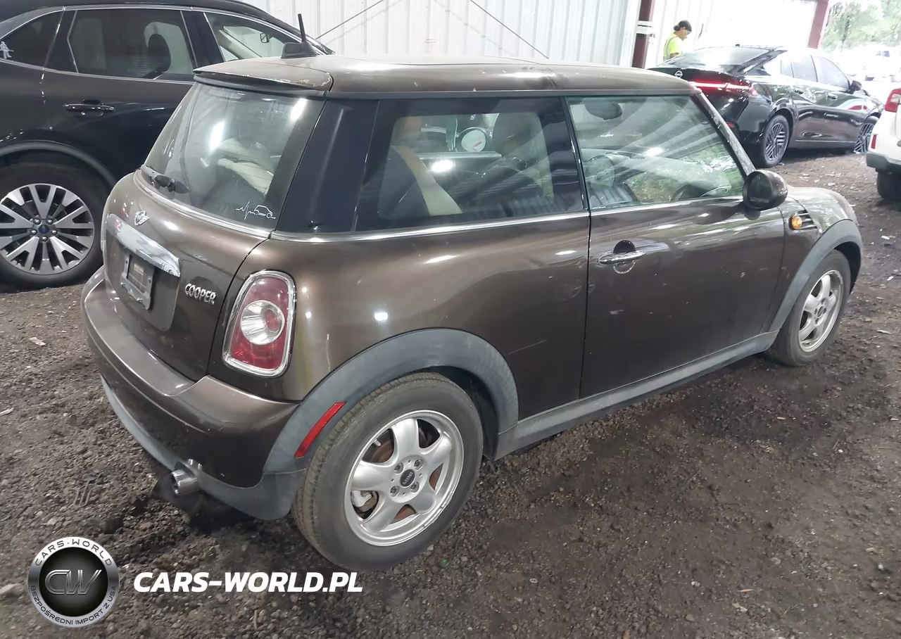 2011 Mini Cooper VIN:WMWSU3C51BTX96441 - 4