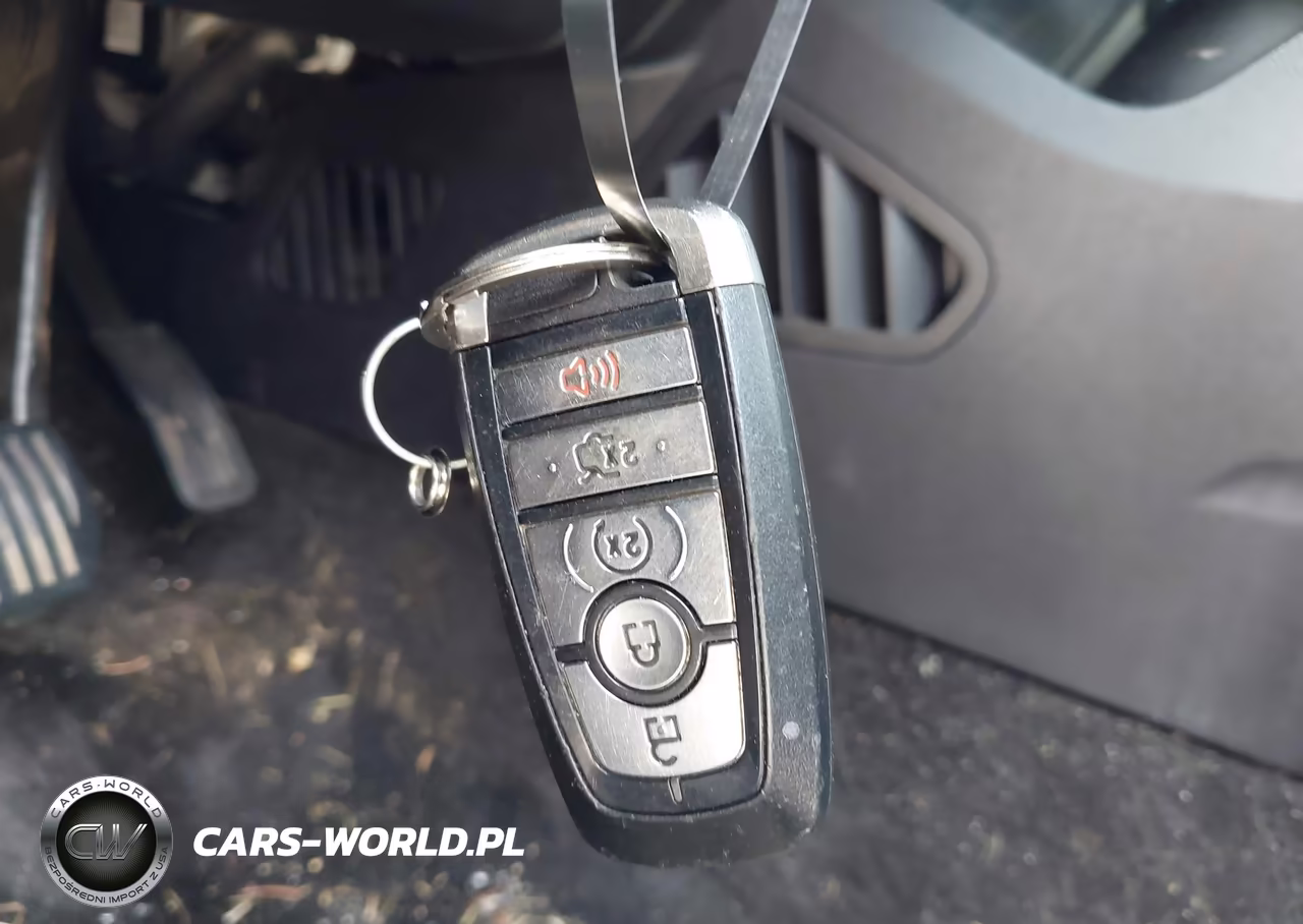 2018 Ford Edge Titanium VIN:2FMPK4K9XJBC05753 - 11