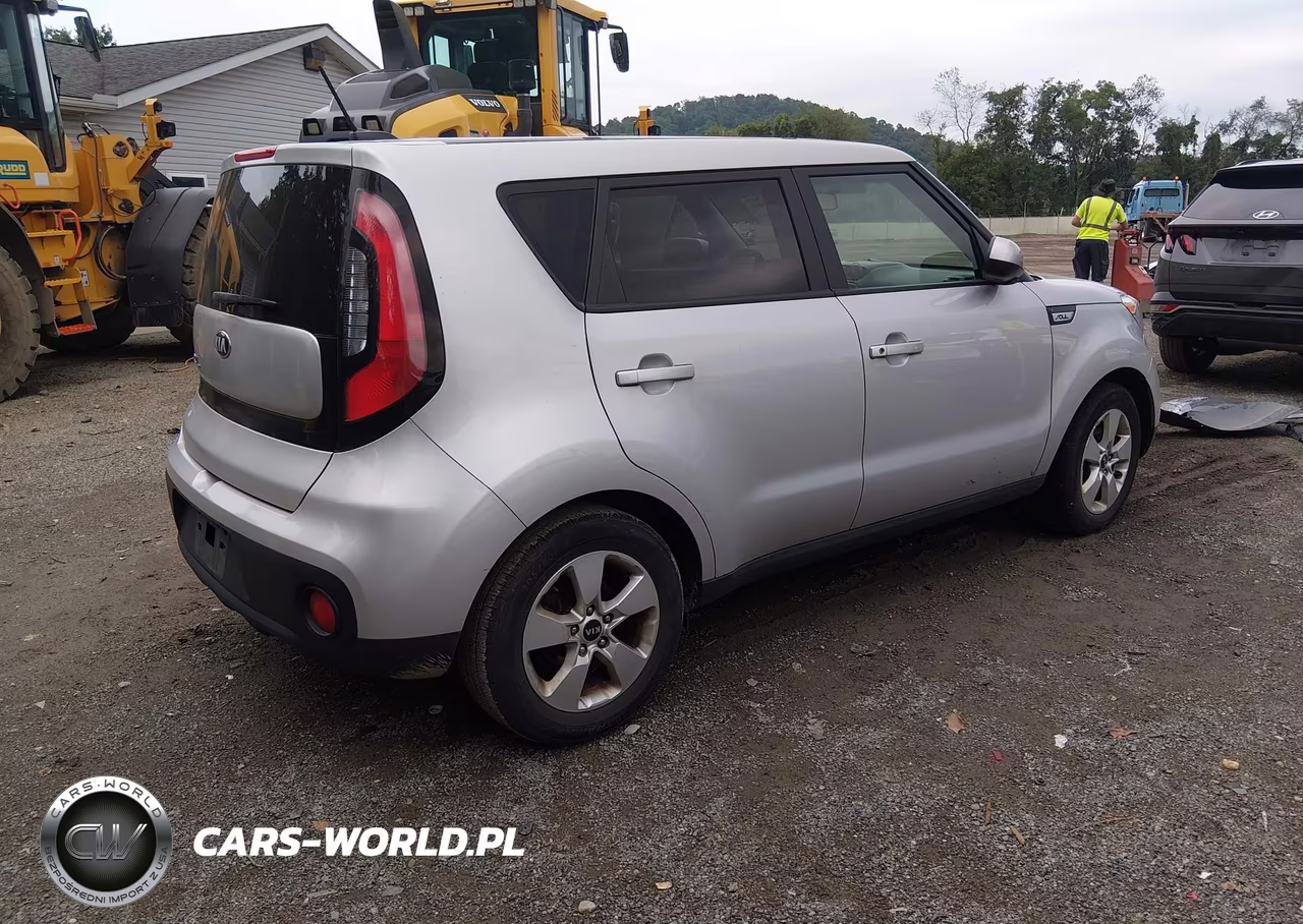 2018 Kia Soul VIN:KNDJN2A21J7547241 - 4