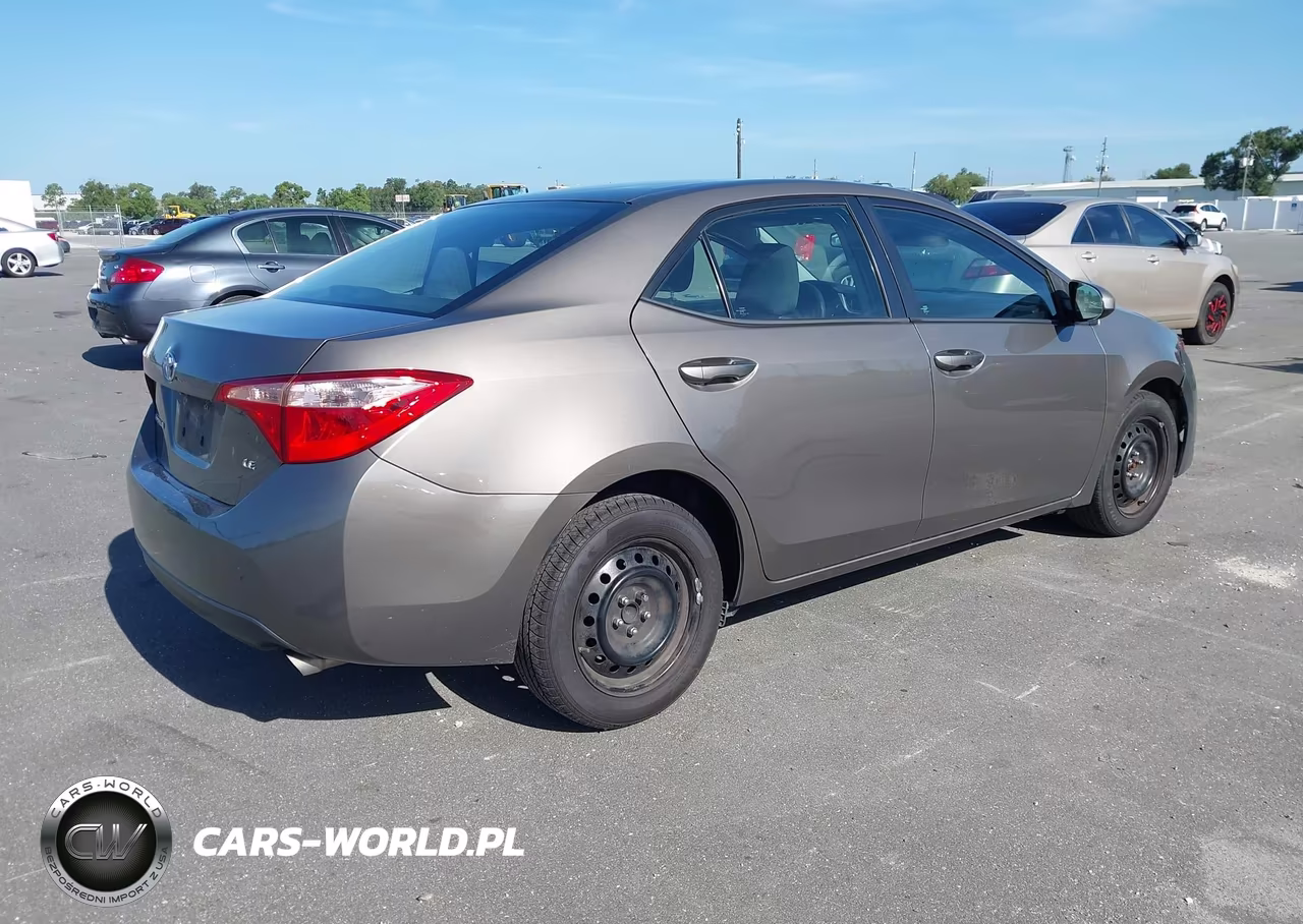2017 Toyota Corolla Le VIN:2T1BURHE8HC837873 - 4