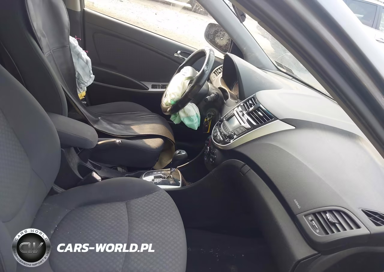 2012 Hyundai Accent Se VIN:KMHCU5AE8CU026198 - 5