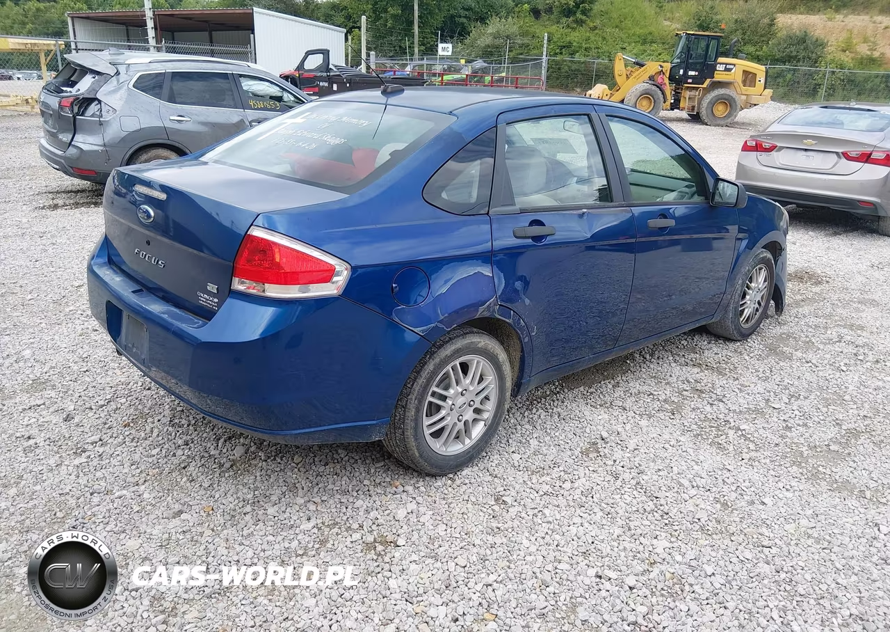 2009 Ford Focus Se VIN:1FAHP35N29W260355 - 4