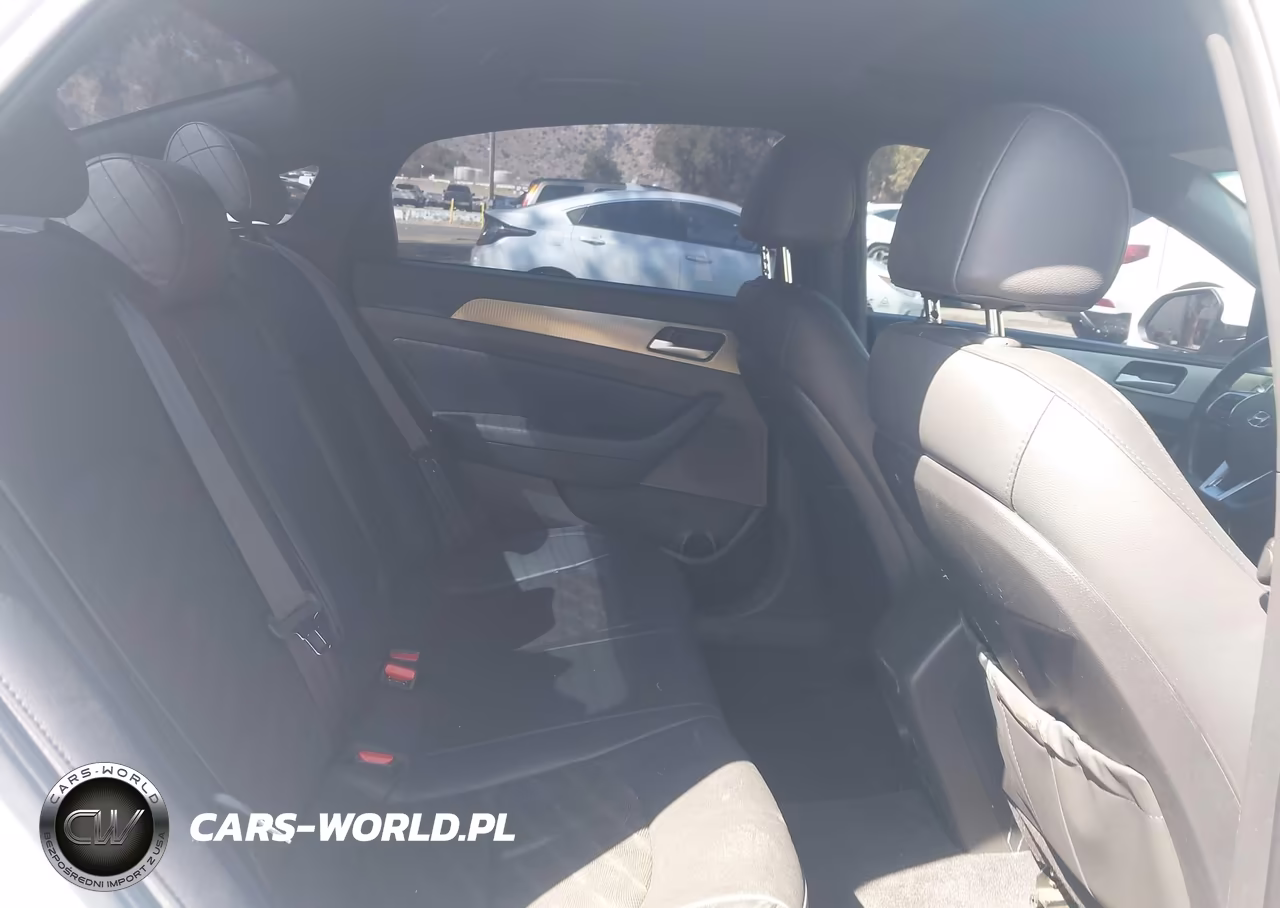 2018 Hyundai Sonata Sport VIN:5NPE34AF7JH632117 - 8