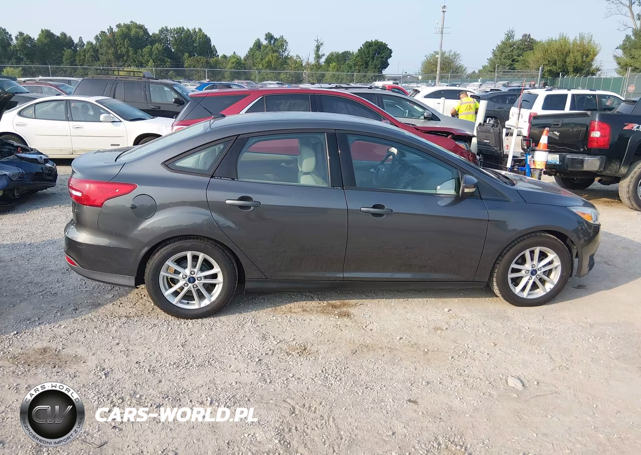 2015 Ford Focus Se VIN:1FADP3F25FL290076 - 14