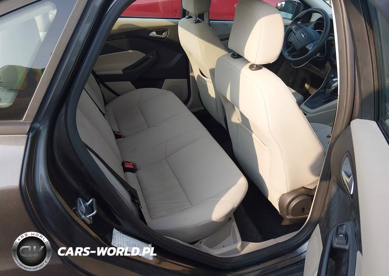 2015 Ford Focus Se VIN:1FADP3F25FL290076 - 8