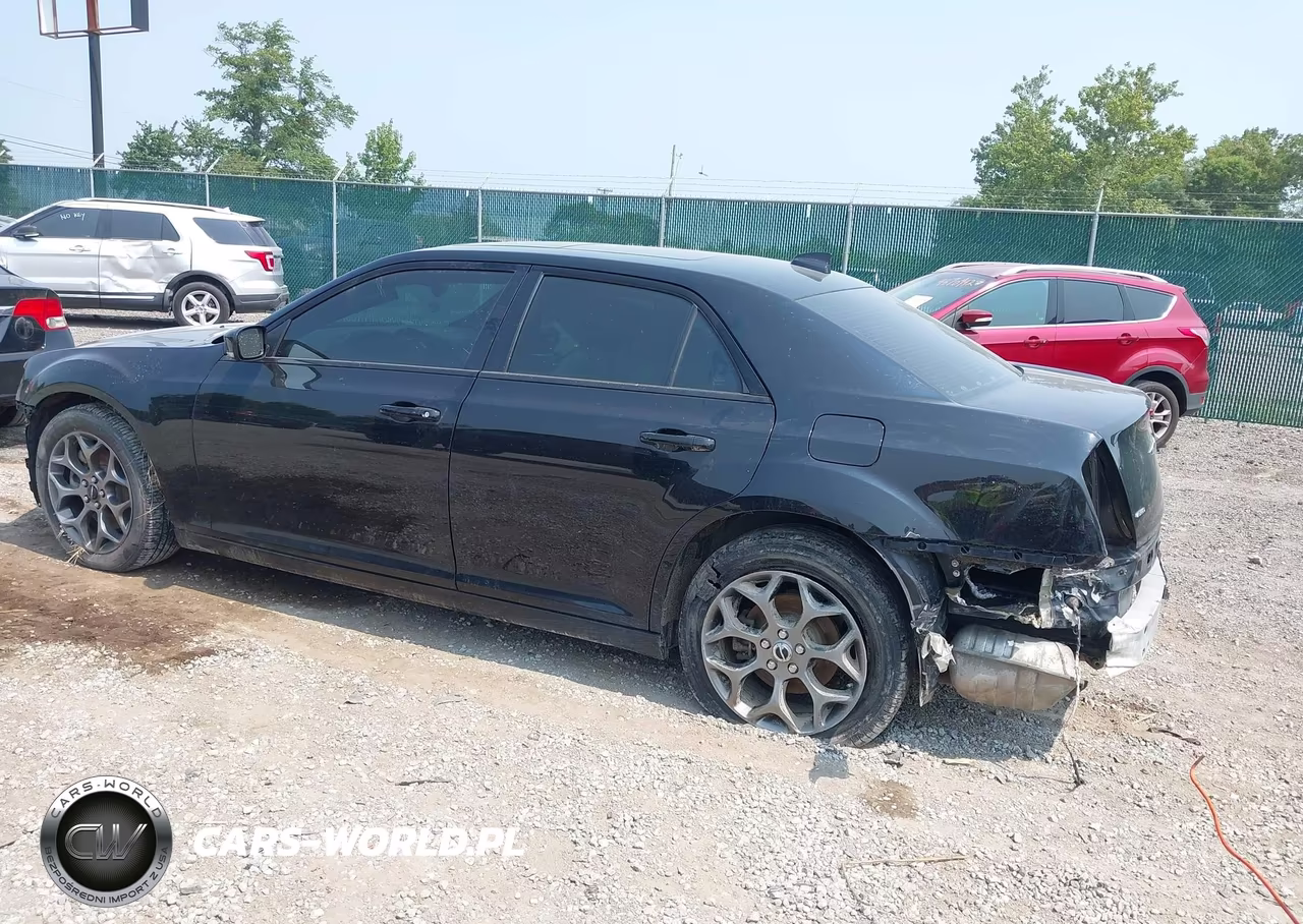 2016 Chrysler 300 300S VIN:2C3CCAGGXGH136336 - 3