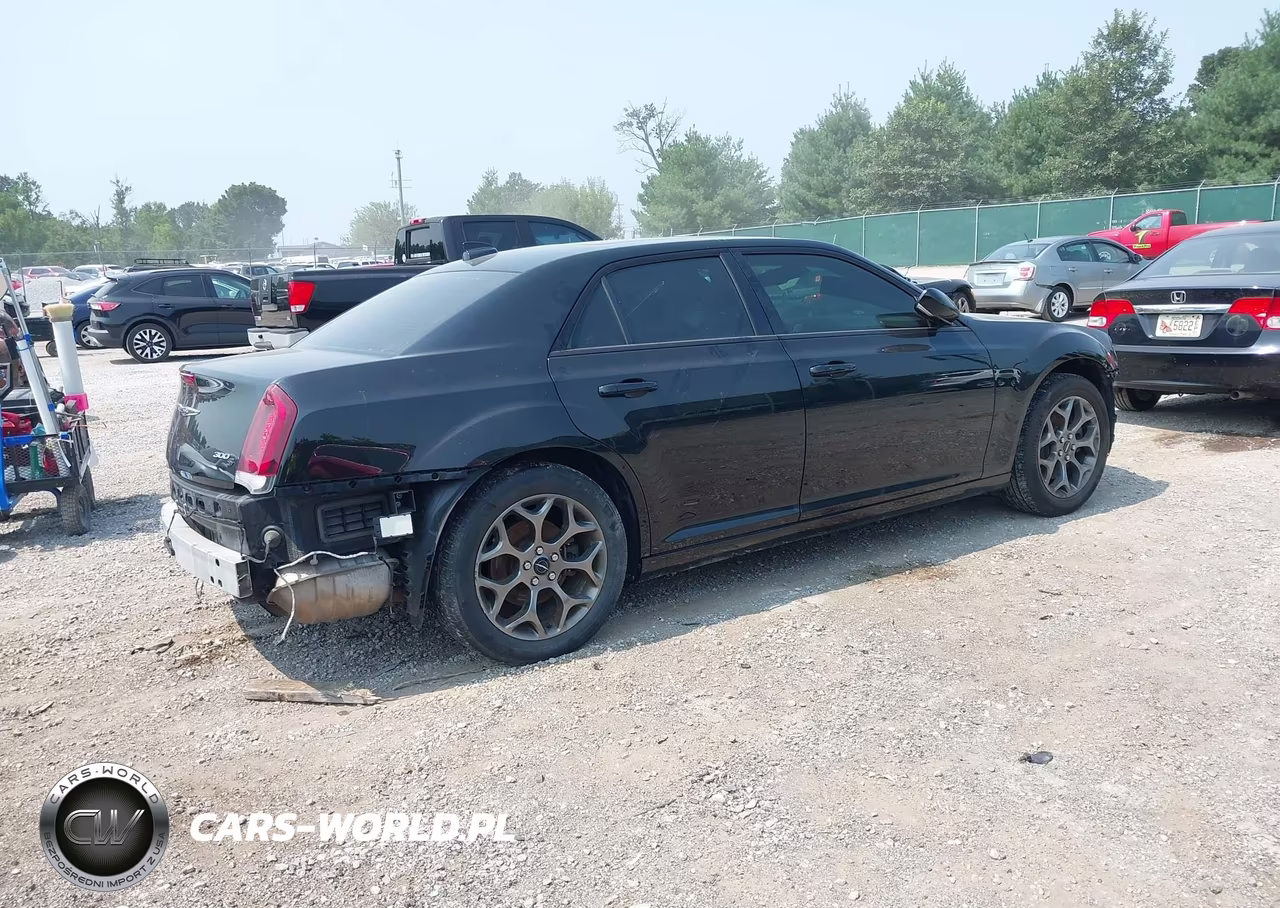 2016 Chrysler 300 300S VIN:2C3CCAGGXGH136336 - 4