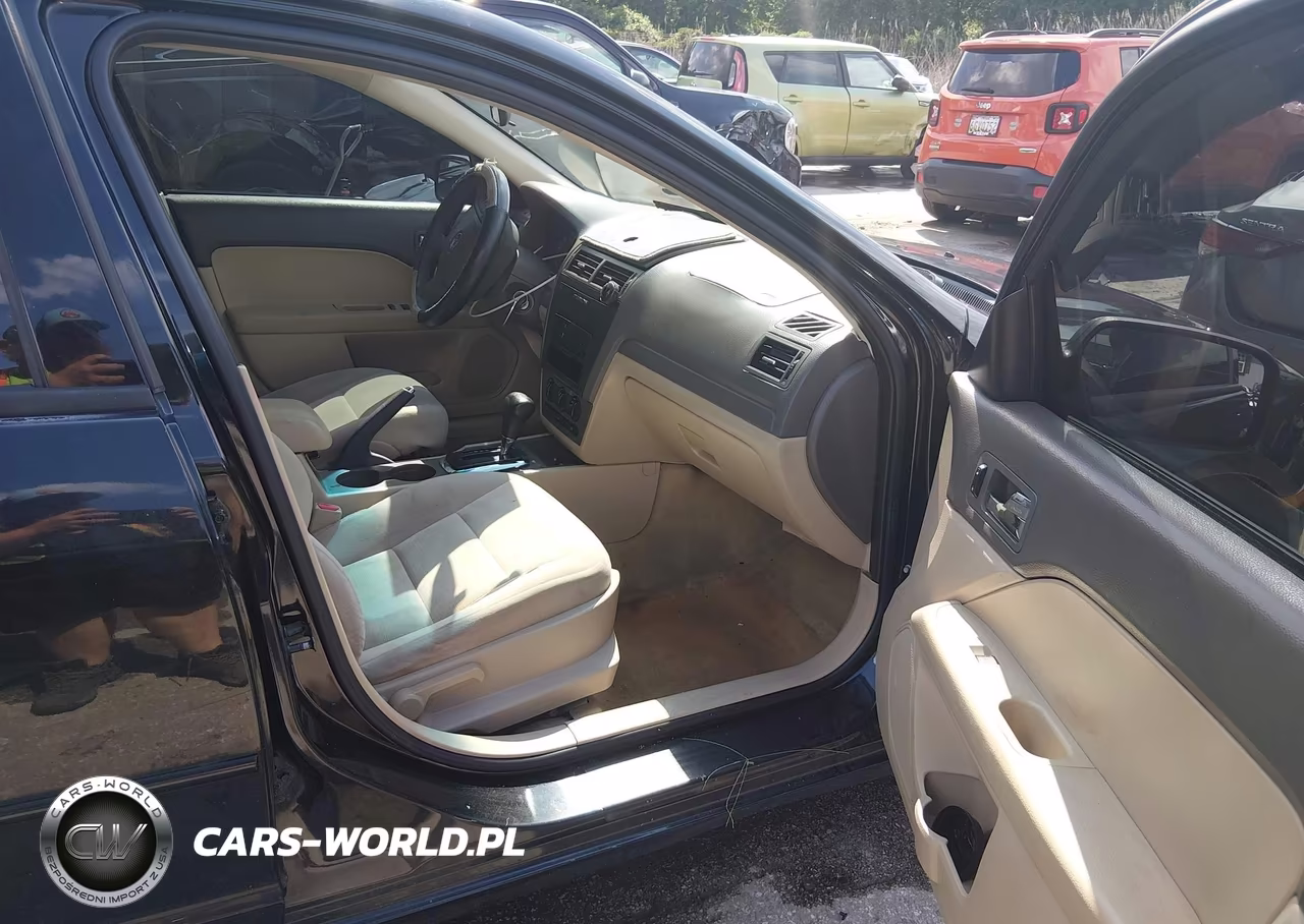 2009 Ford Fusion S VIN:3FAHP06ZX9R185309 - 5