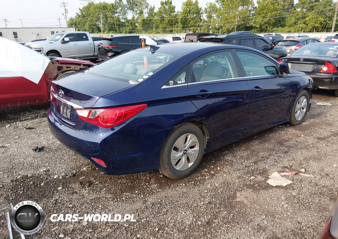 2014 Hyundai Sonata Gls VIN:5NPEB4AC4EH815523 - 4