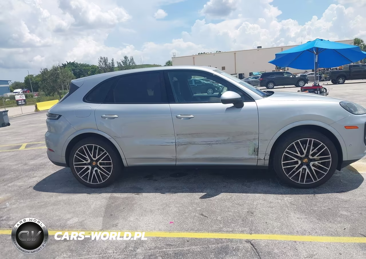 2025 Porsche Cayenne VIN:WP1AA2AY8SDA02266 - 13