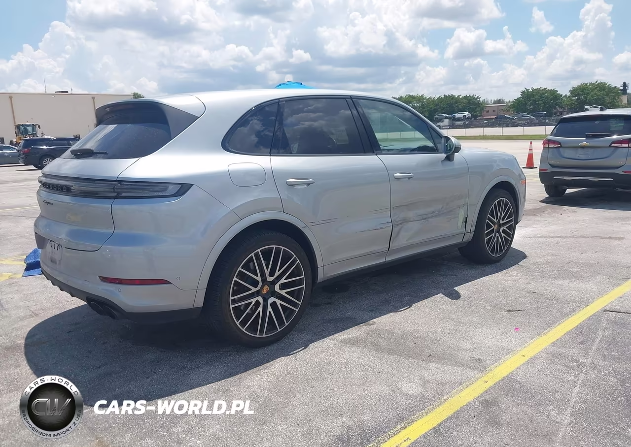 2025 Porsche Cayenne VIN:WP1AA2AY8SDA02266 - 4