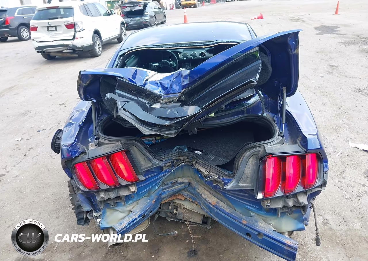 2016 Ford Mustang V6 VIN:1FA6P8AM4G5288890 - 6
