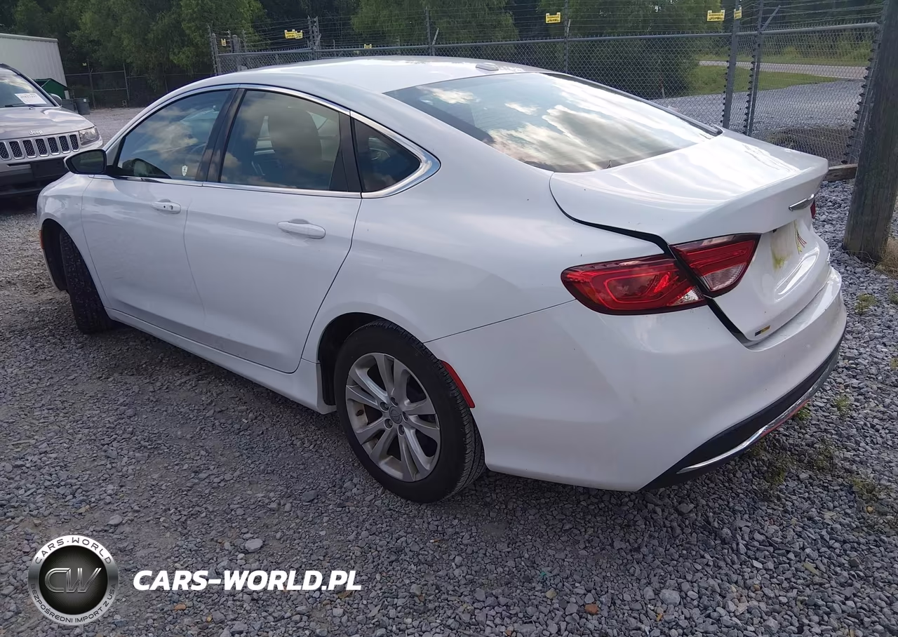 2015 Chrysler 200 Limited VIN:1C3CCCAB7FN679268 - 3