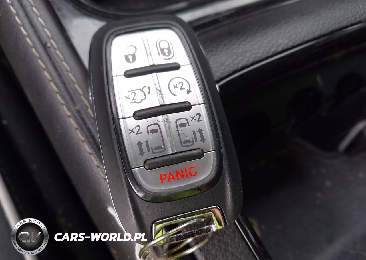 2021 Chrysler Pacifica Hybrid Limited VIN:2C4RC1S72MR517794 - 11