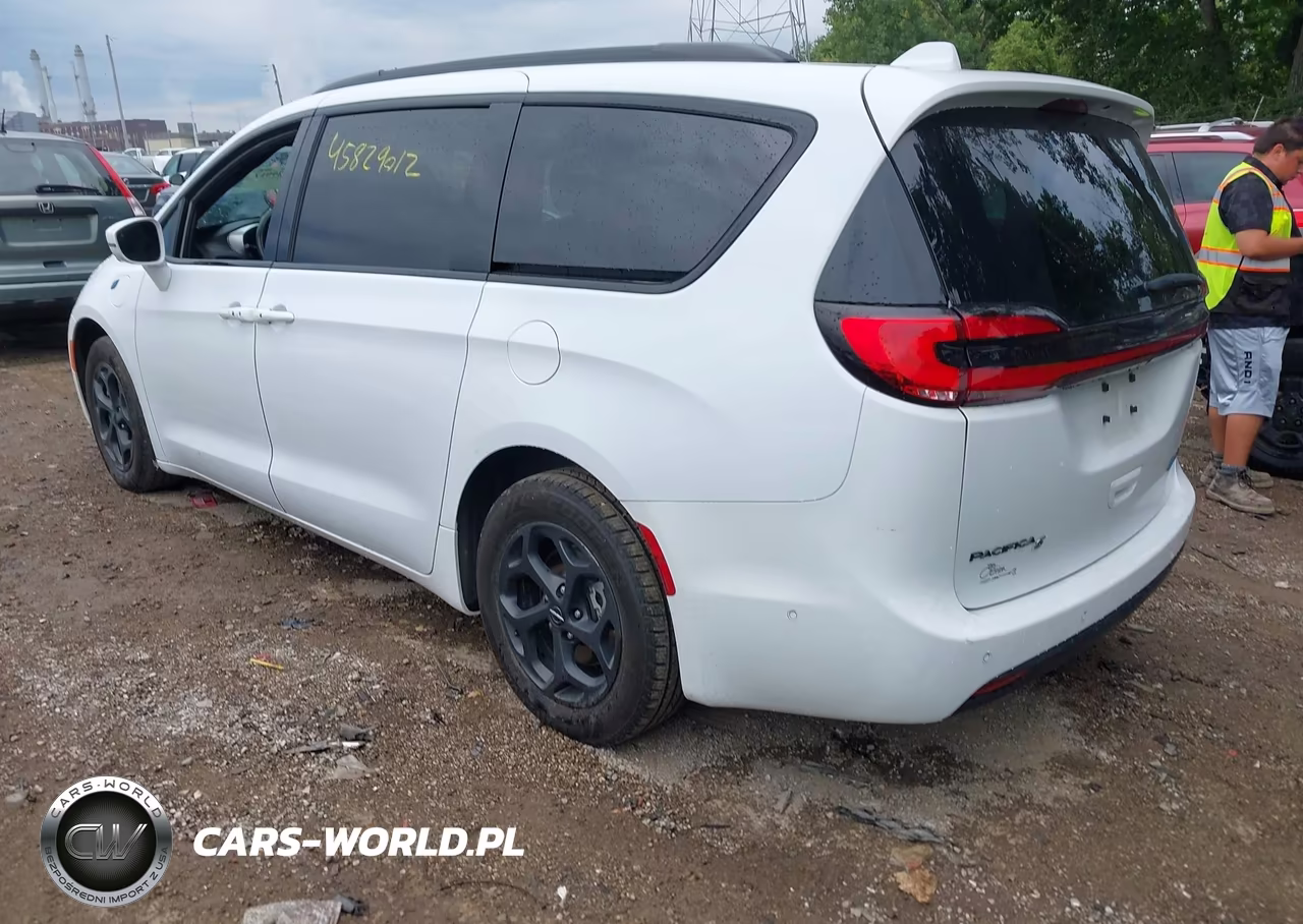 2021 Chrysler Pacifica Hybrid Limited VIN:2C4RC1S72MR517794 - 3