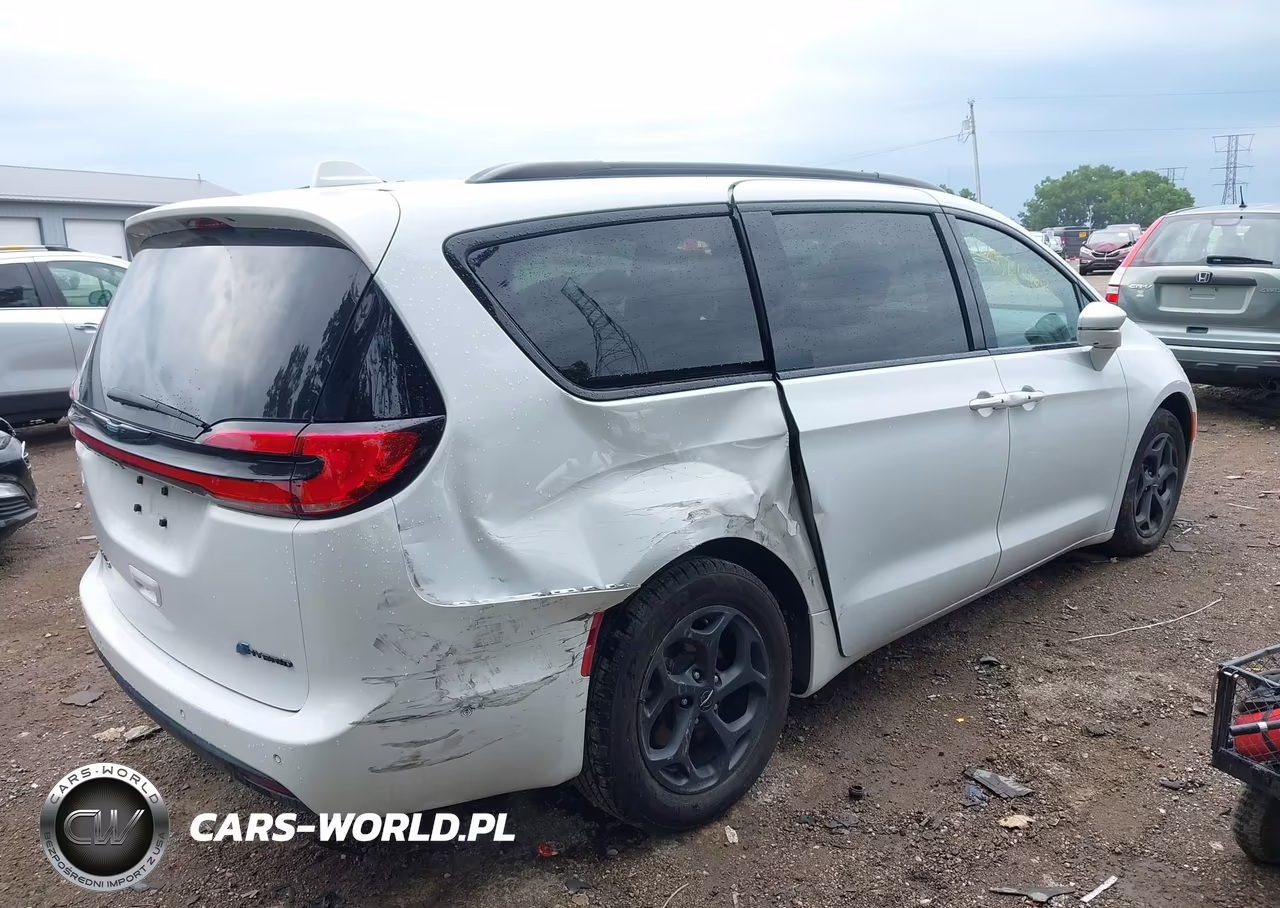 2021 Chrysler Pacifica Hybrid Limited VIN:2C4RC1S72MR517794 - 4