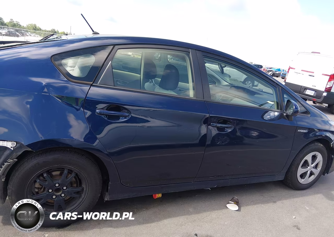 2015 Toyota Prius Two VIN:JTDKN3DUXF0446822 - 14