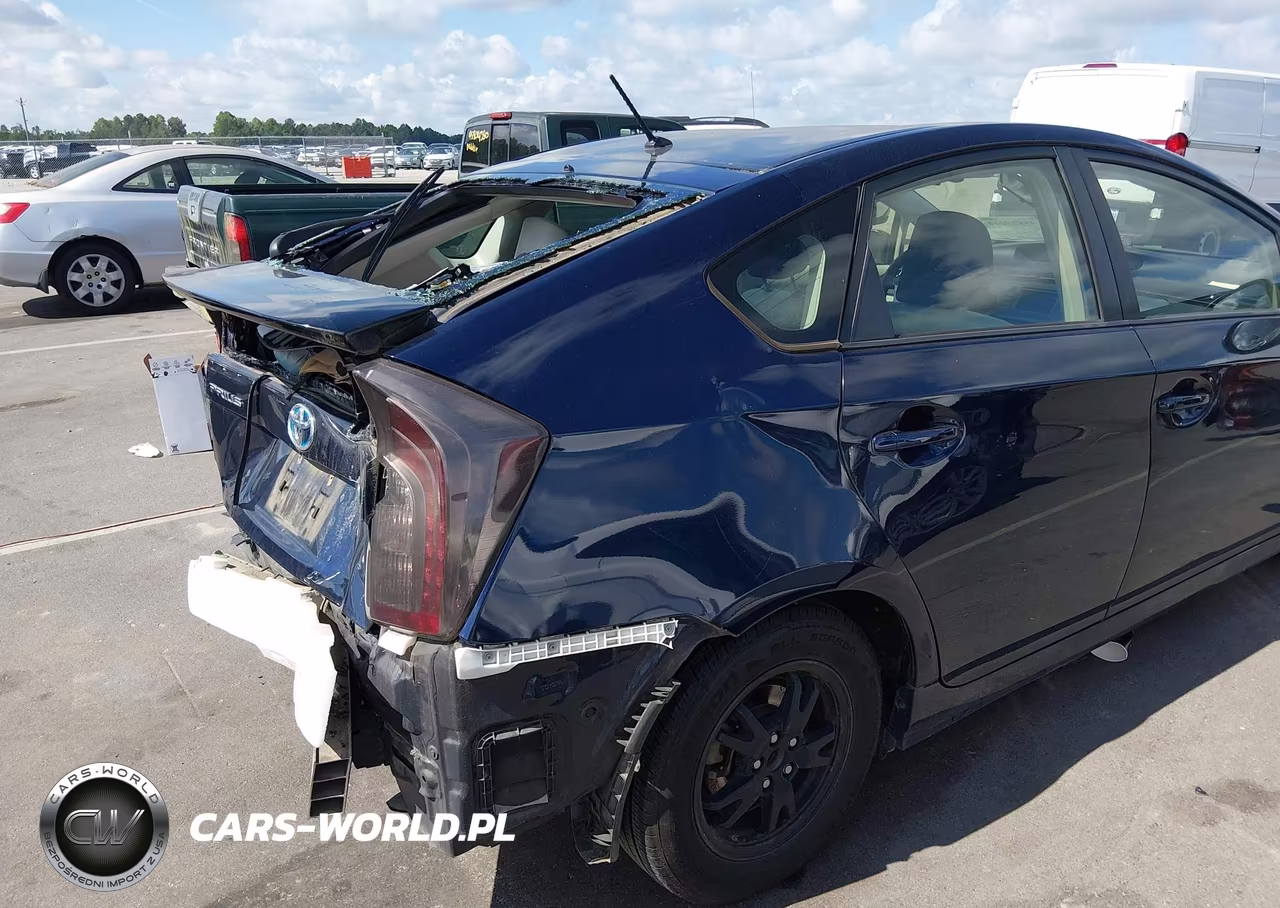 2015 Toyota Prius Two VIN:JTDKN3DUXF0446822 - 18