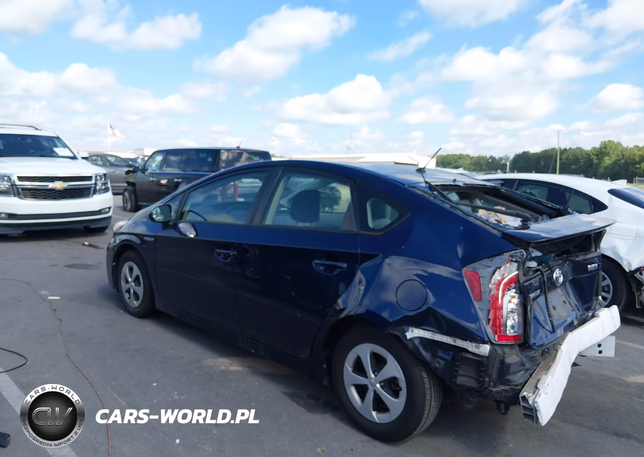 2015 Toyota Prius Two VIN:JTDKN3DUXF0446822 - 3