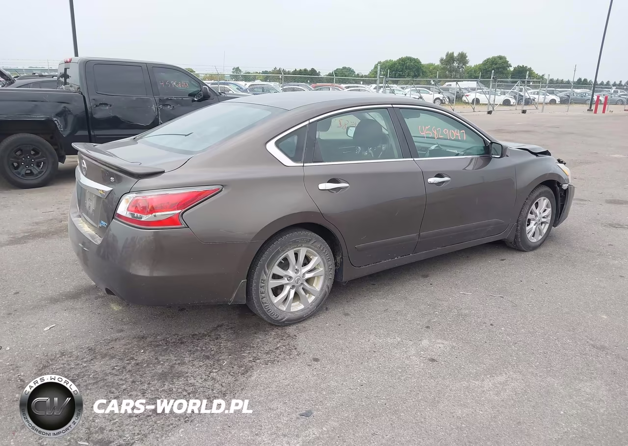 2014 Nissan Altima 2.5 S VIN:1N4AL3AP4EN239155 - 4