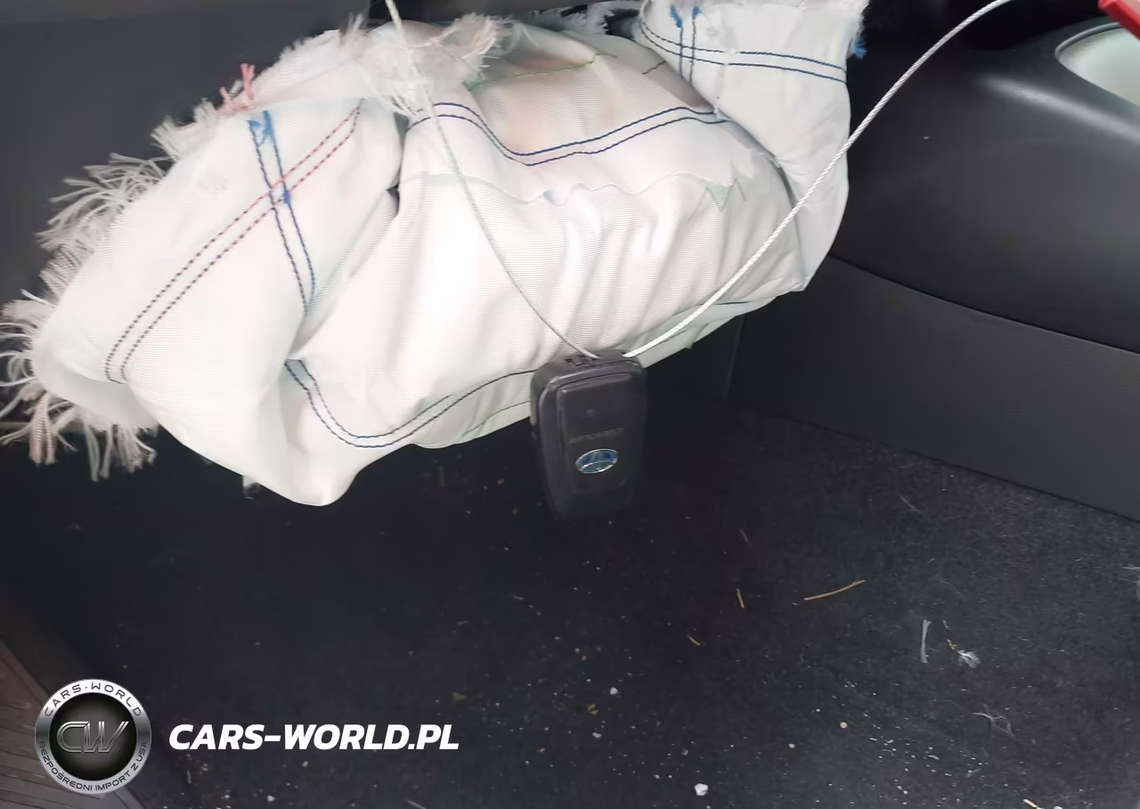 2022 Toyota Corolla Hybrid Le VIN:JTDEAMDE4NJ047128 - 11