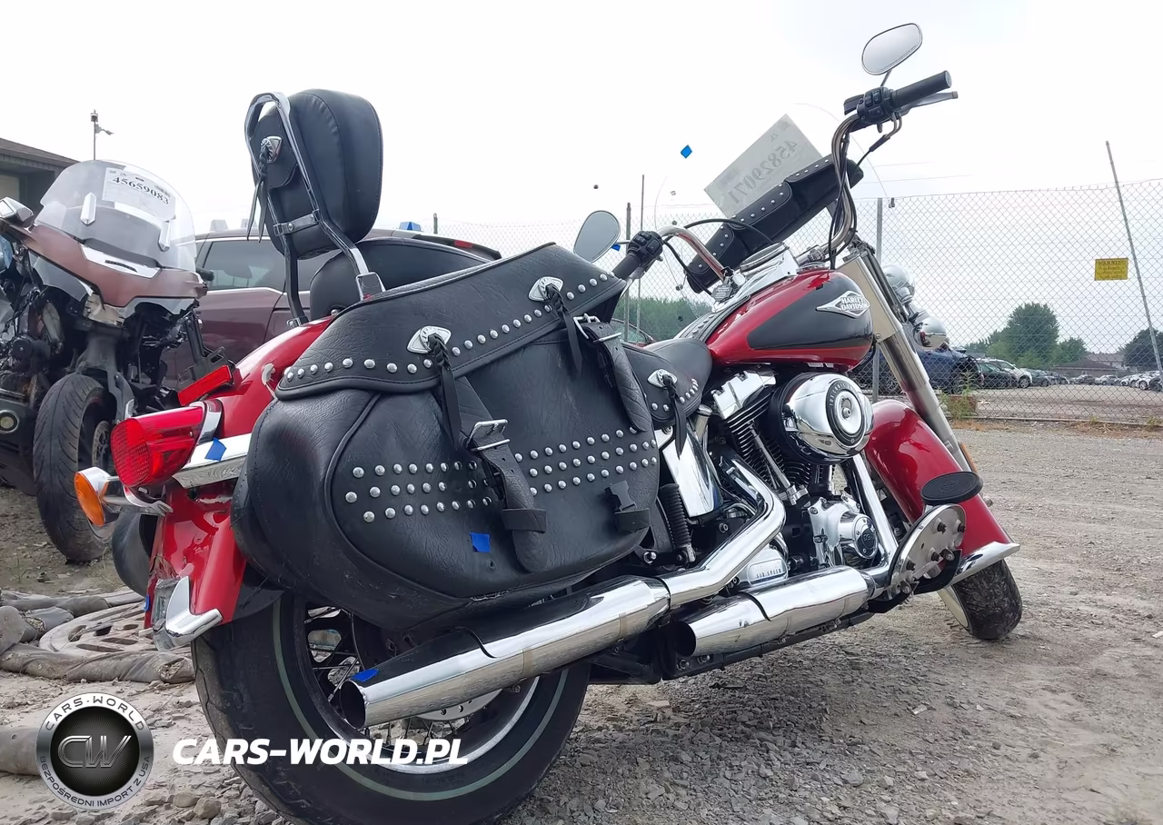 2012 Harley-Davidson Flstc Heritage Softail Classic VIN:1HD1BWV15CB014308 - 4