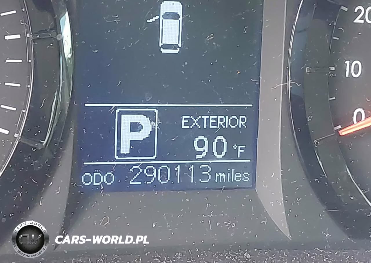 2015 Toyota Sienna L 7 Passenger VIN:5TDZK3DC7FS660579 - 15